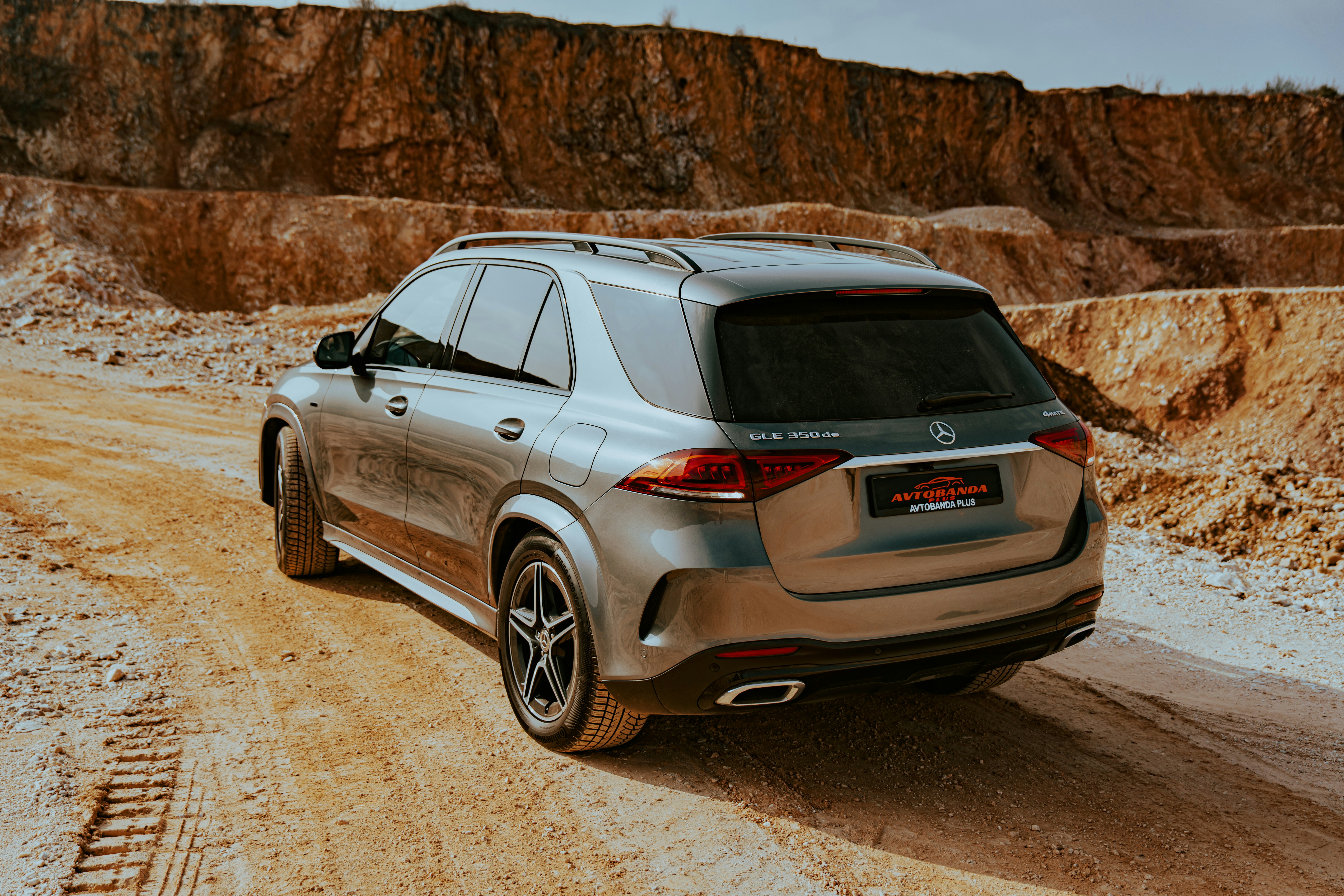 Olvídate de Mercedes-Benz: este SUV híbrido coreano asequible se siente sorprendentemente lujoso.
