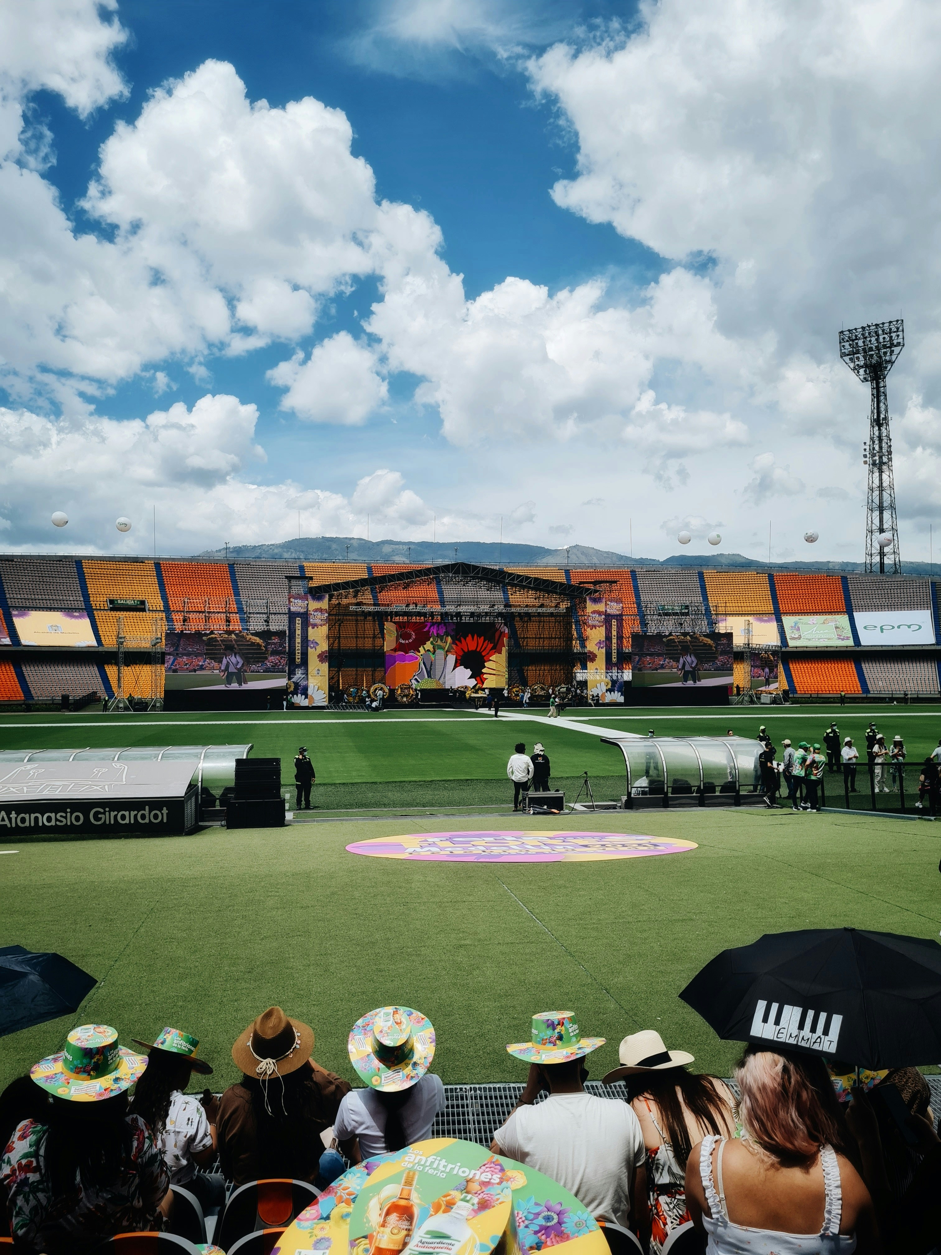 Campos de Eventos: Aprendizaje de la Estructura Latente de Eventos para Modelos Base de Formas de Onda