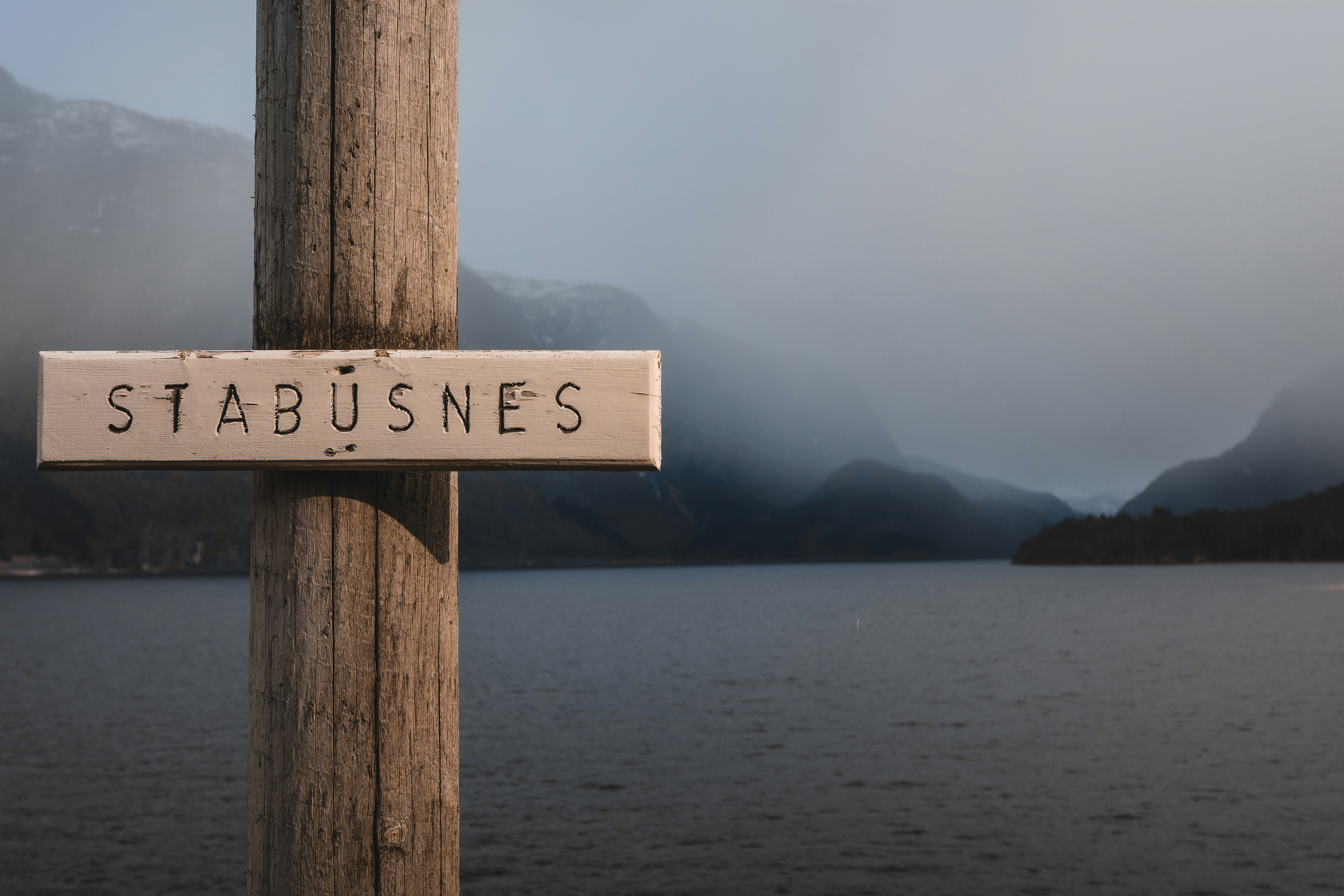 Por qué cada empresa necesita un asesor de marco de IA responsable en 2026