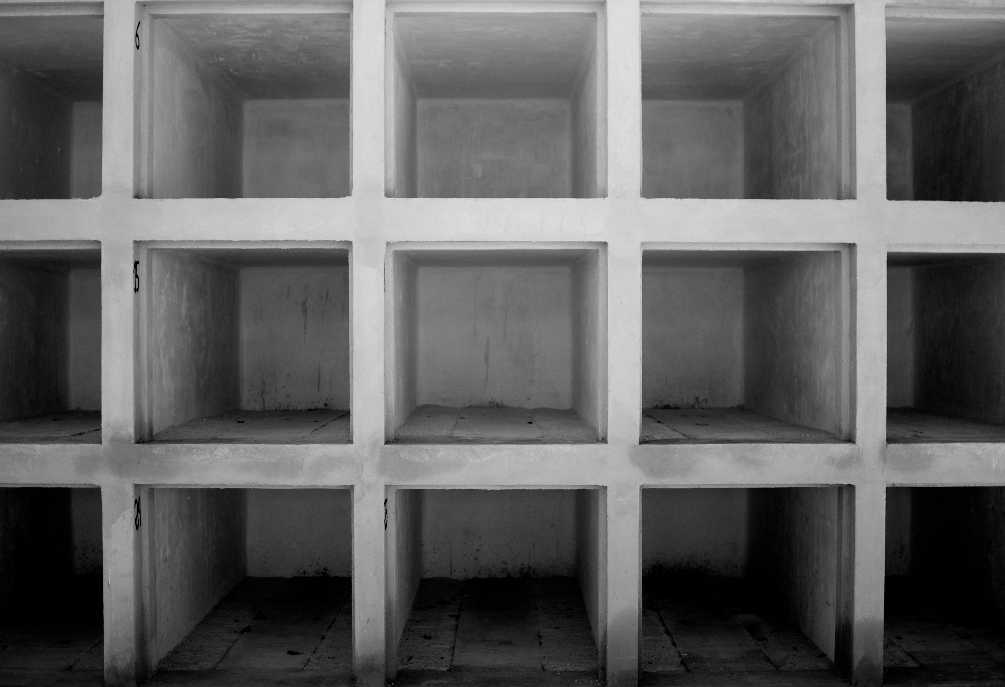 Por qué MicroVMs: La arquitectura detrás de las cajas de arena de Docker