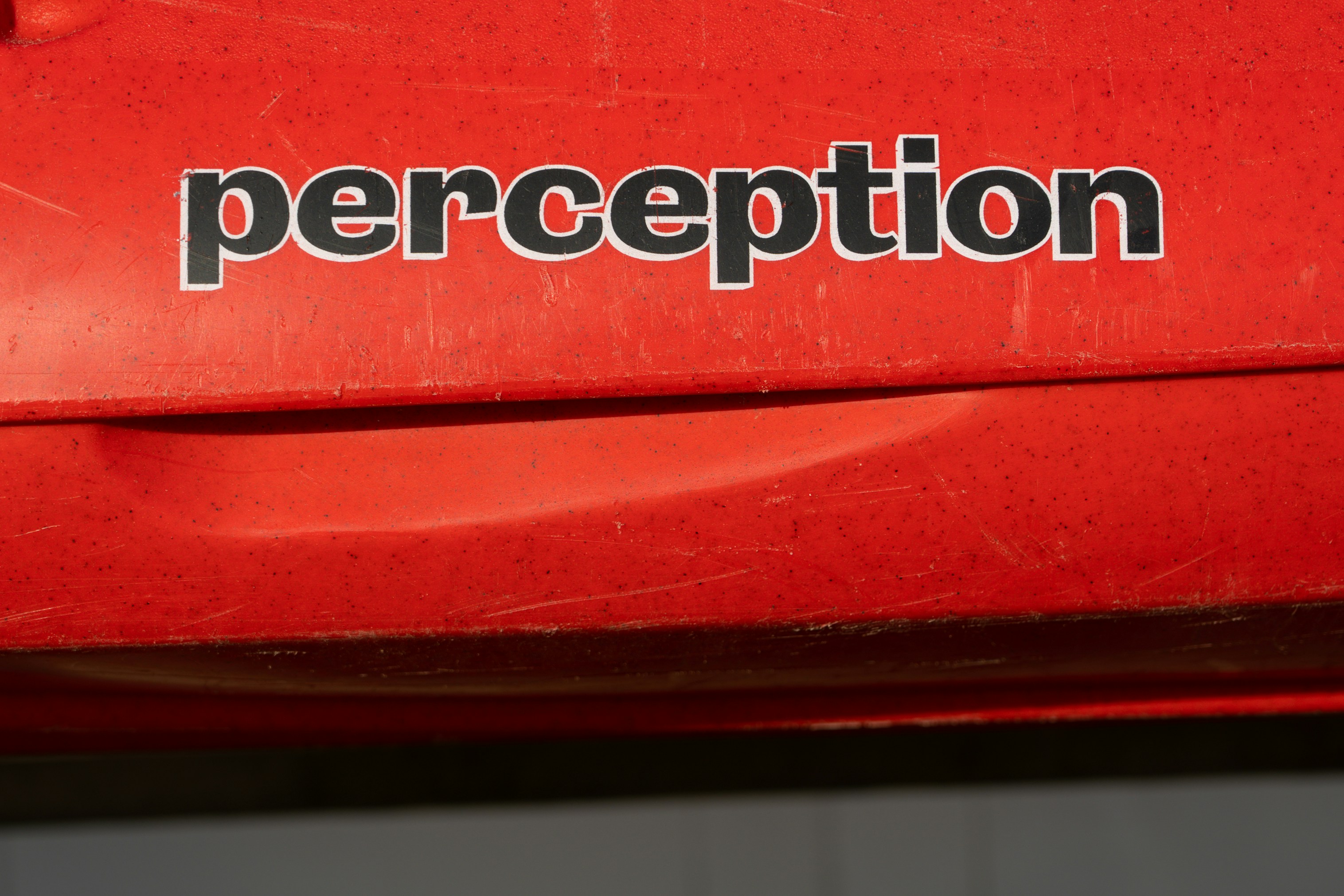 Aprendizaje de representación no supervisado -- una perspectiva de minimización de riesgo invariante