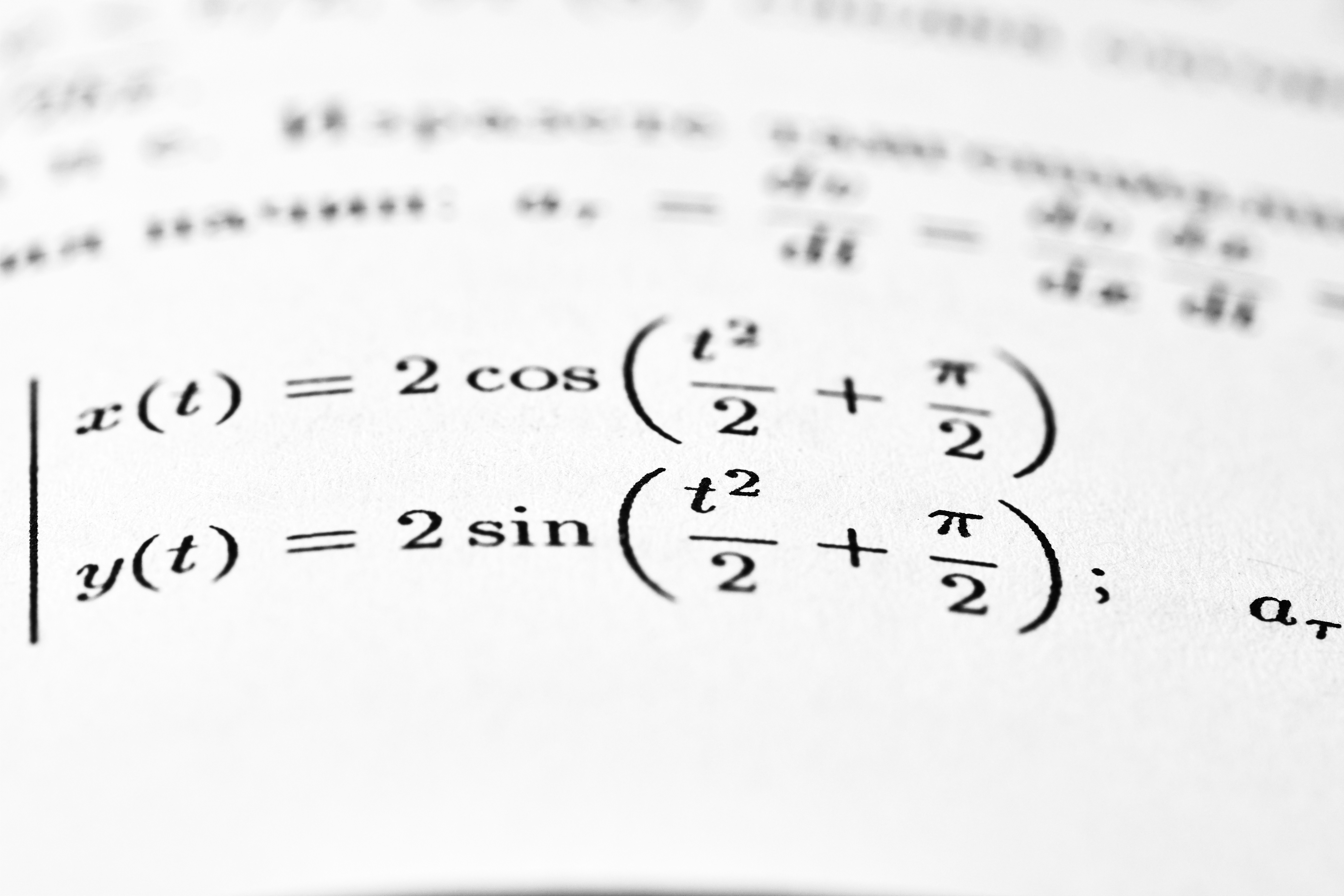 Predicción Conformal Multivariable: Optimización de Conjuntos de Predicción sin División de Datos