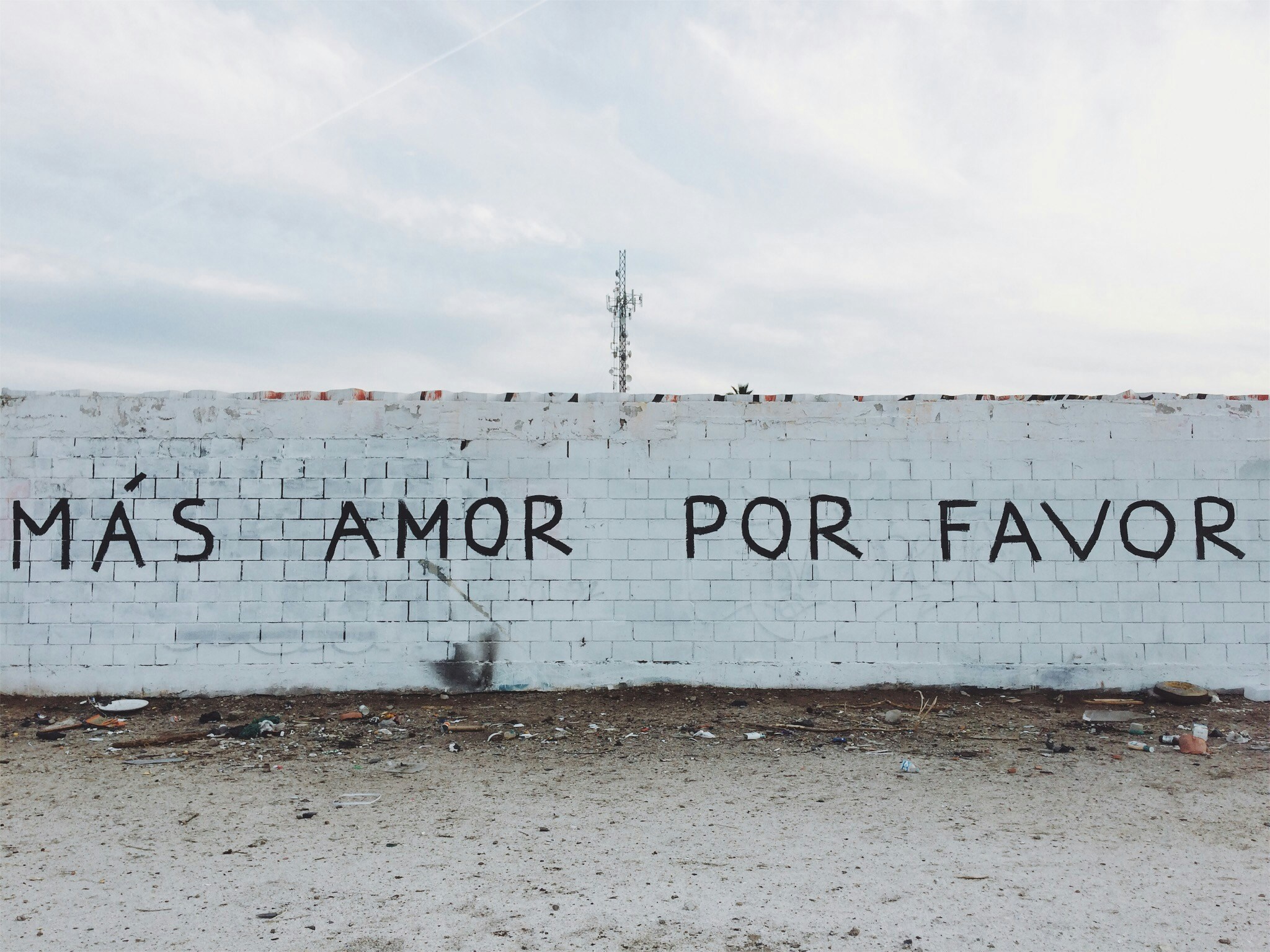 Amor no tan extraño: Los modelos de lenguaje y las teorías lingüísticas generativas son más compatibles de lo que parecen
