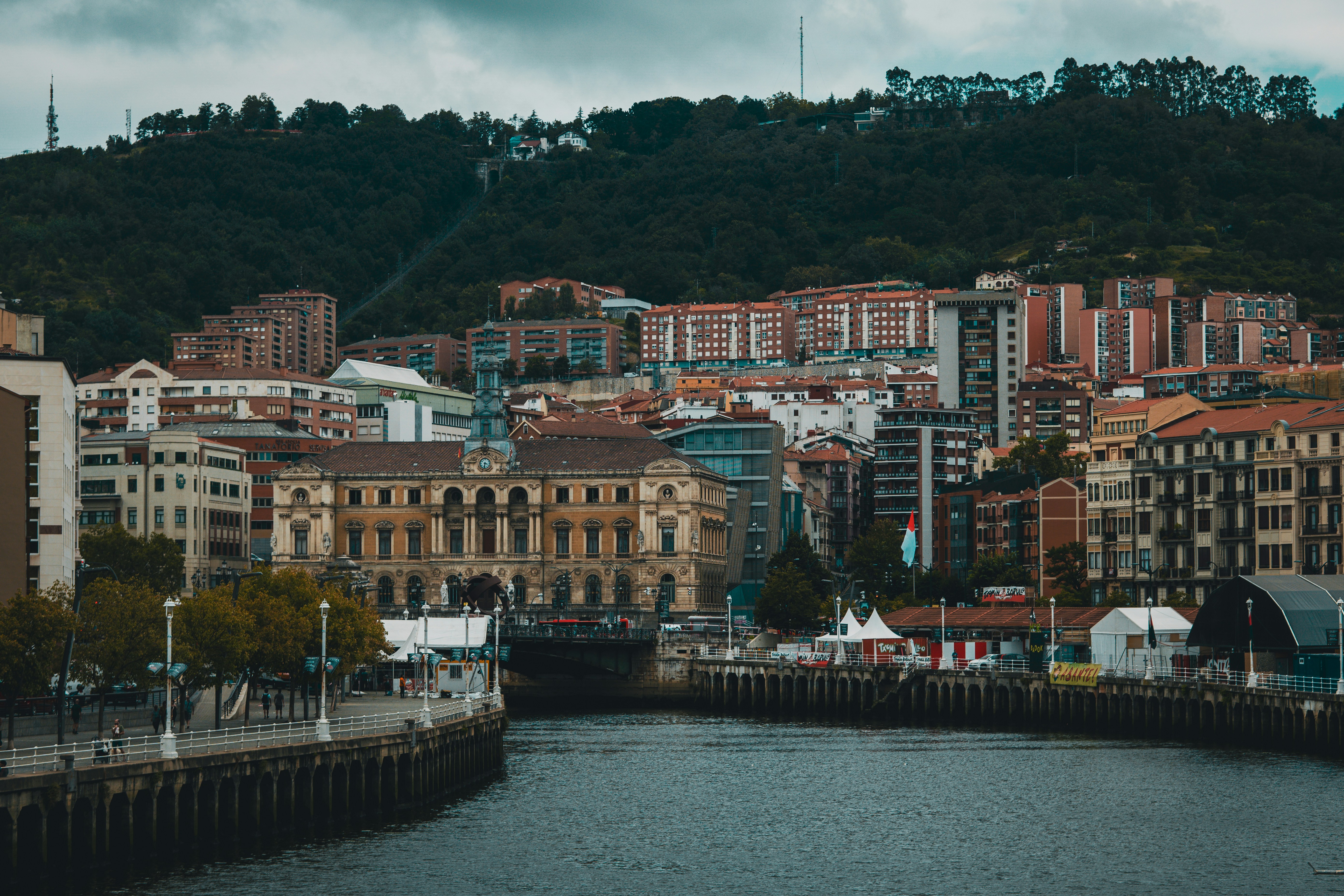 Las 3 mejores empresas para trabajadores agentivos en negocios en Bilbao