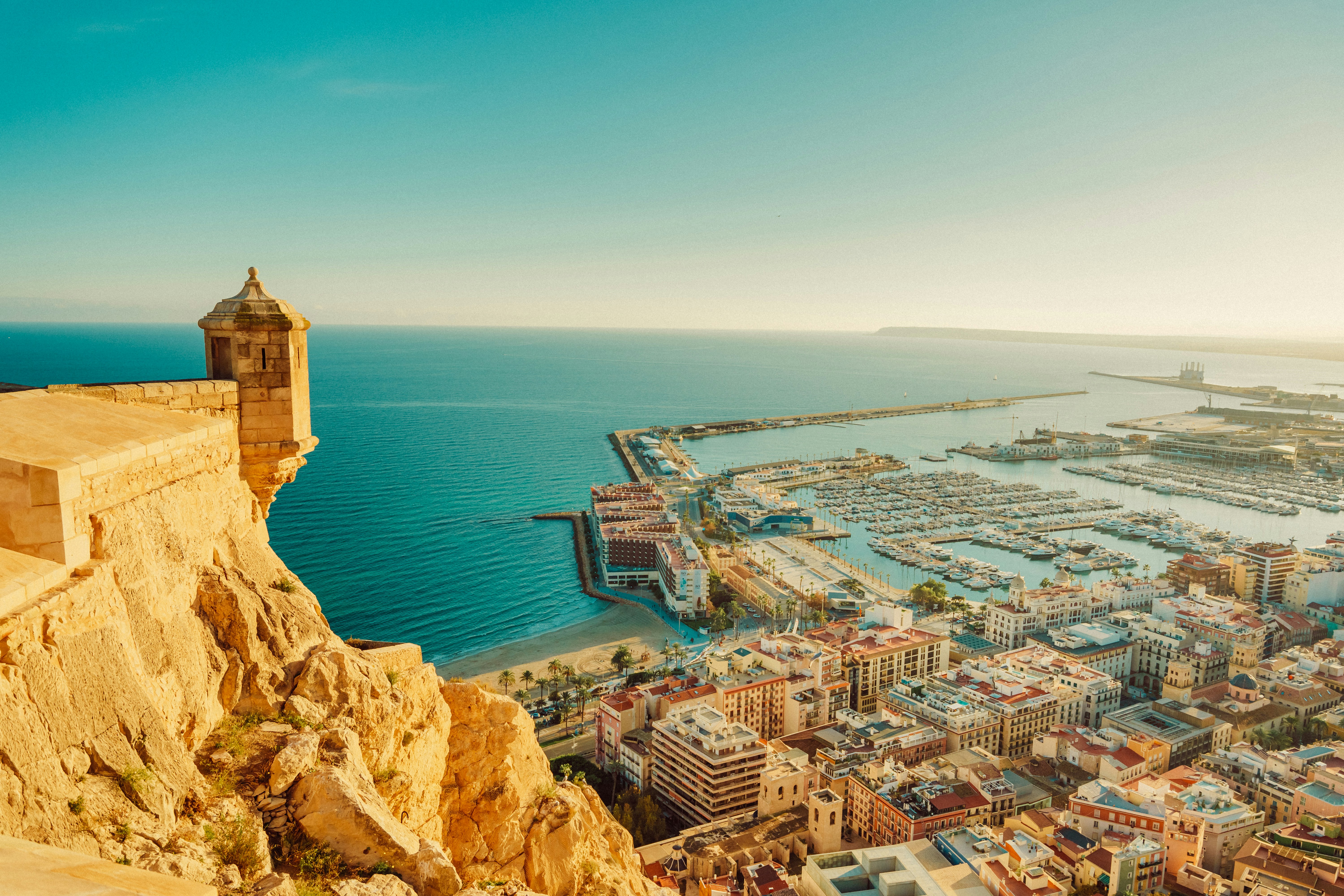 Las 30 mejores empresas para crear aplicaciones en ChatGPT en Alicante