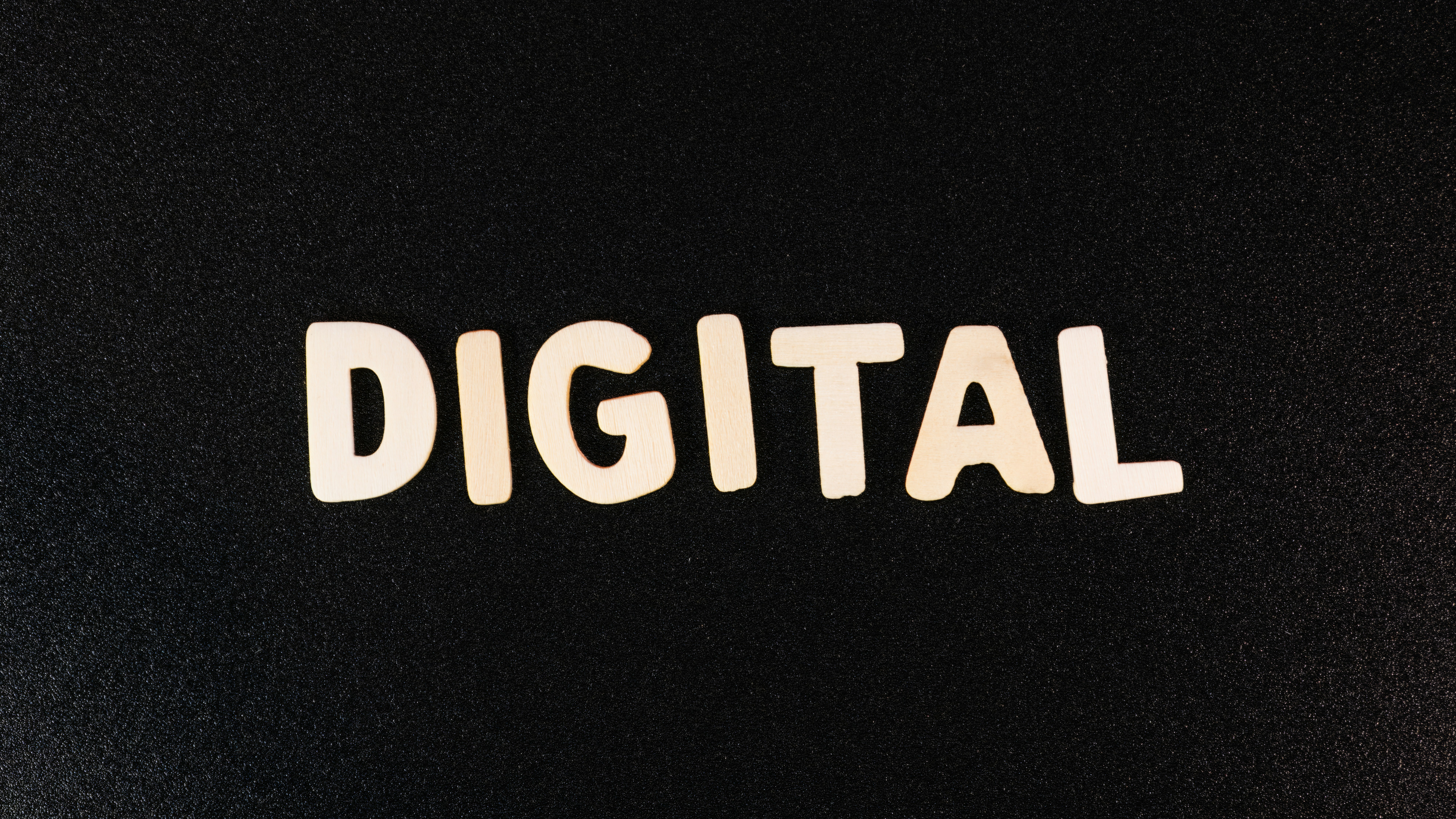¿Cuáles son las señales de que es momento de implementar colegas digitales de IA?