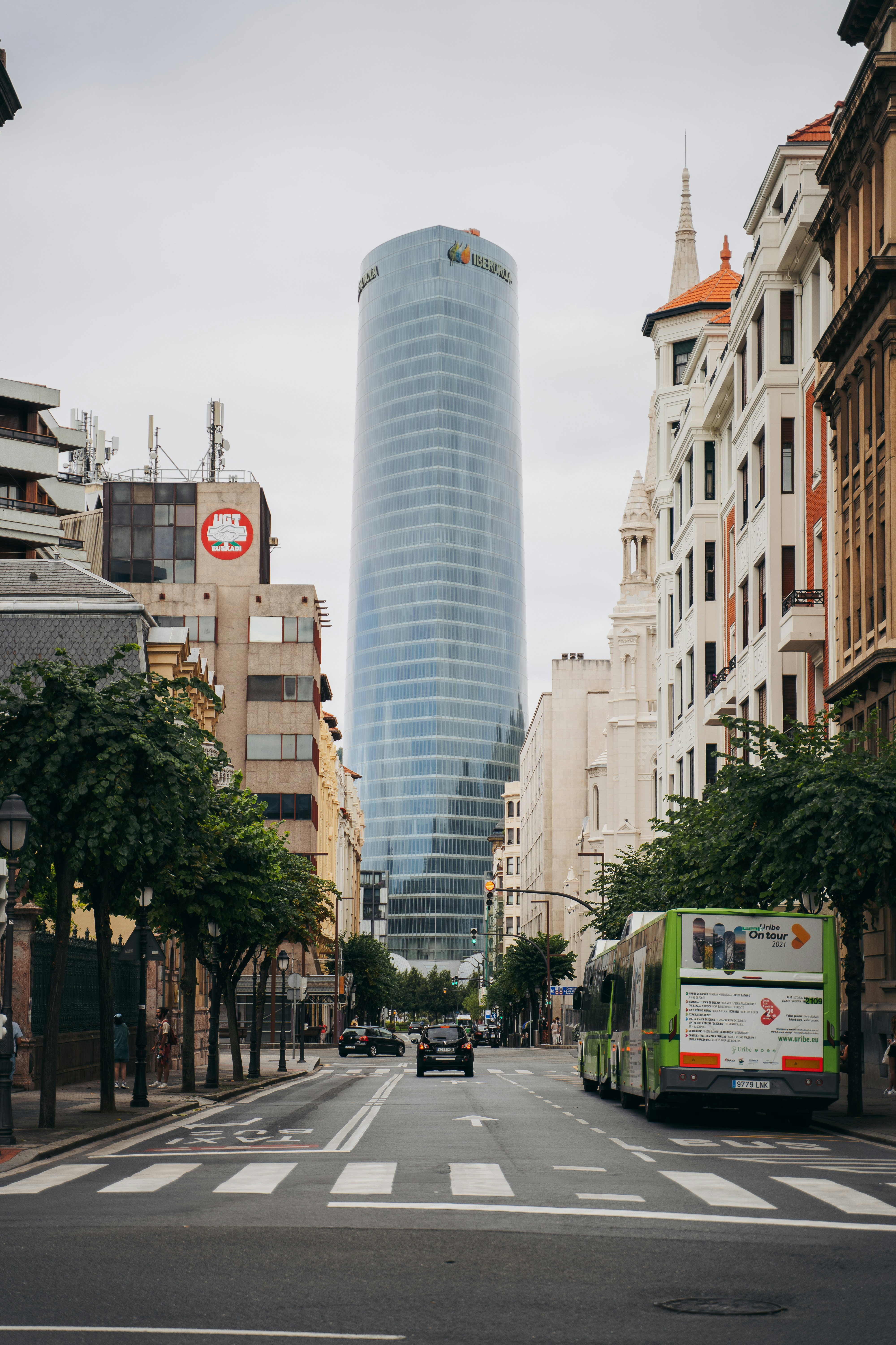 Los 3 mejores expertos en solución de empleados agéntica en Bilbao
