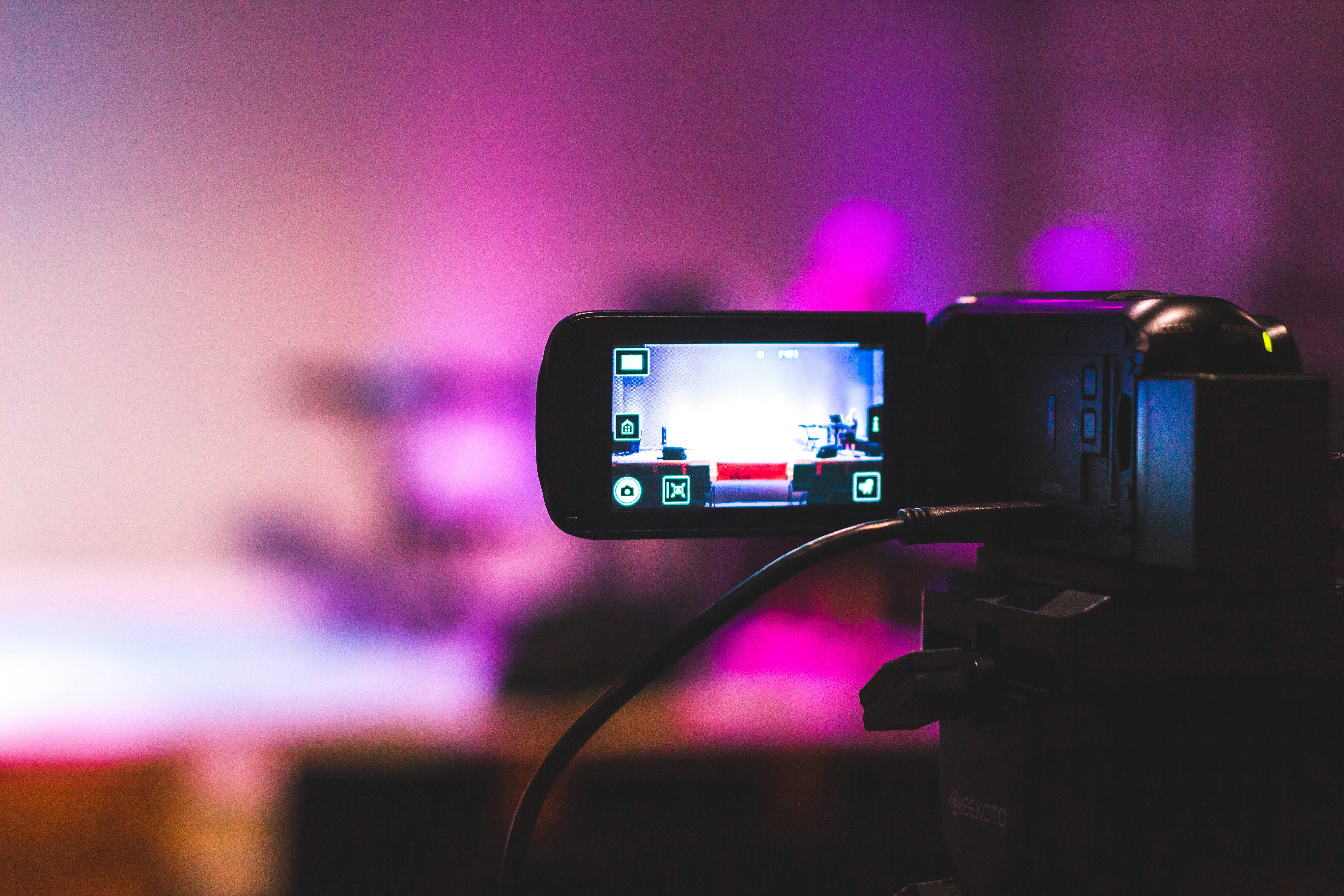 ¿Cuáles son los beneficios de los videos de presentadores de IA?