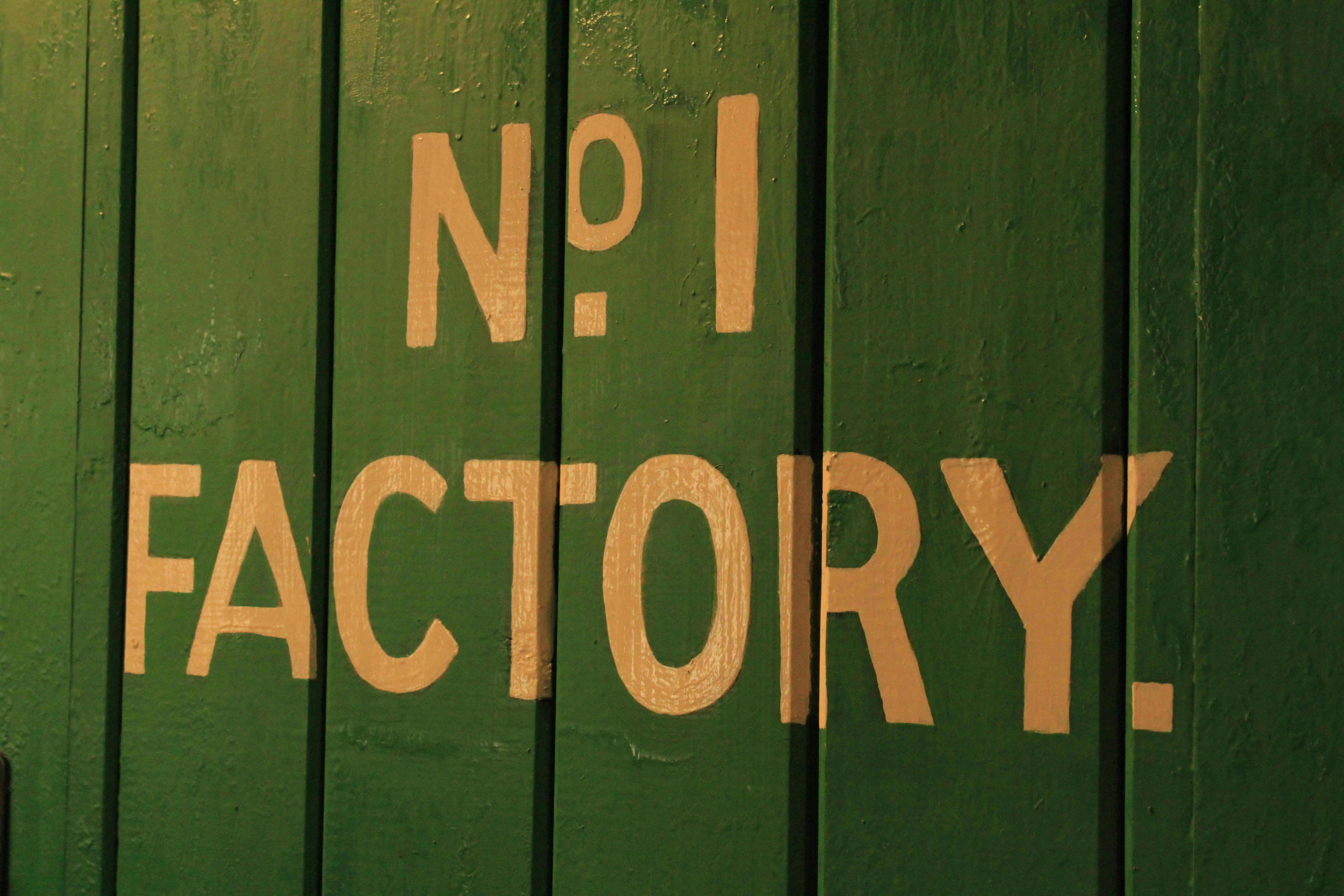 ¿Qué determina el precio de n8n para empresas?