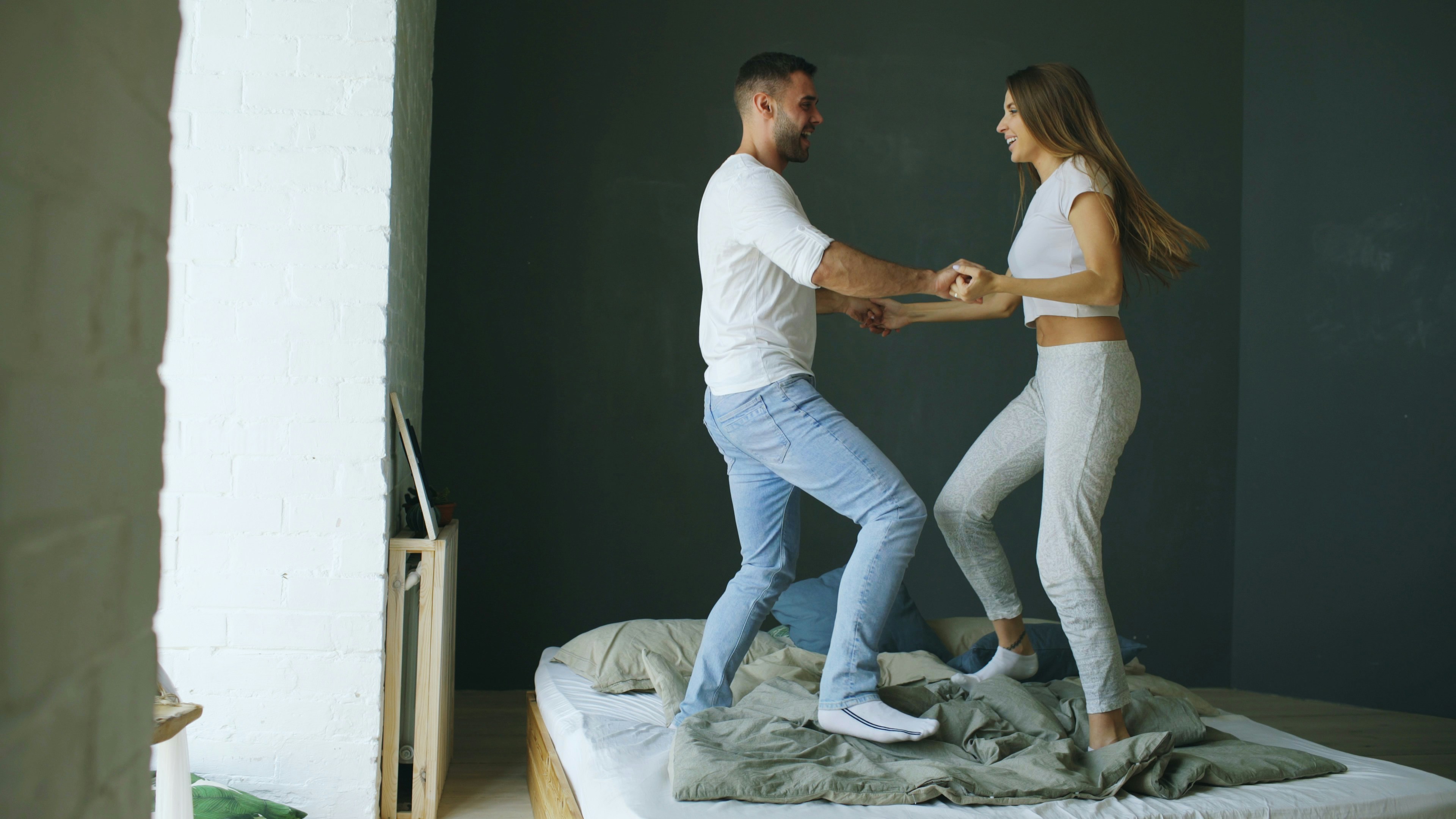 Los mejores colchones híbridos para parejas, dolor de espalda y más (2026)