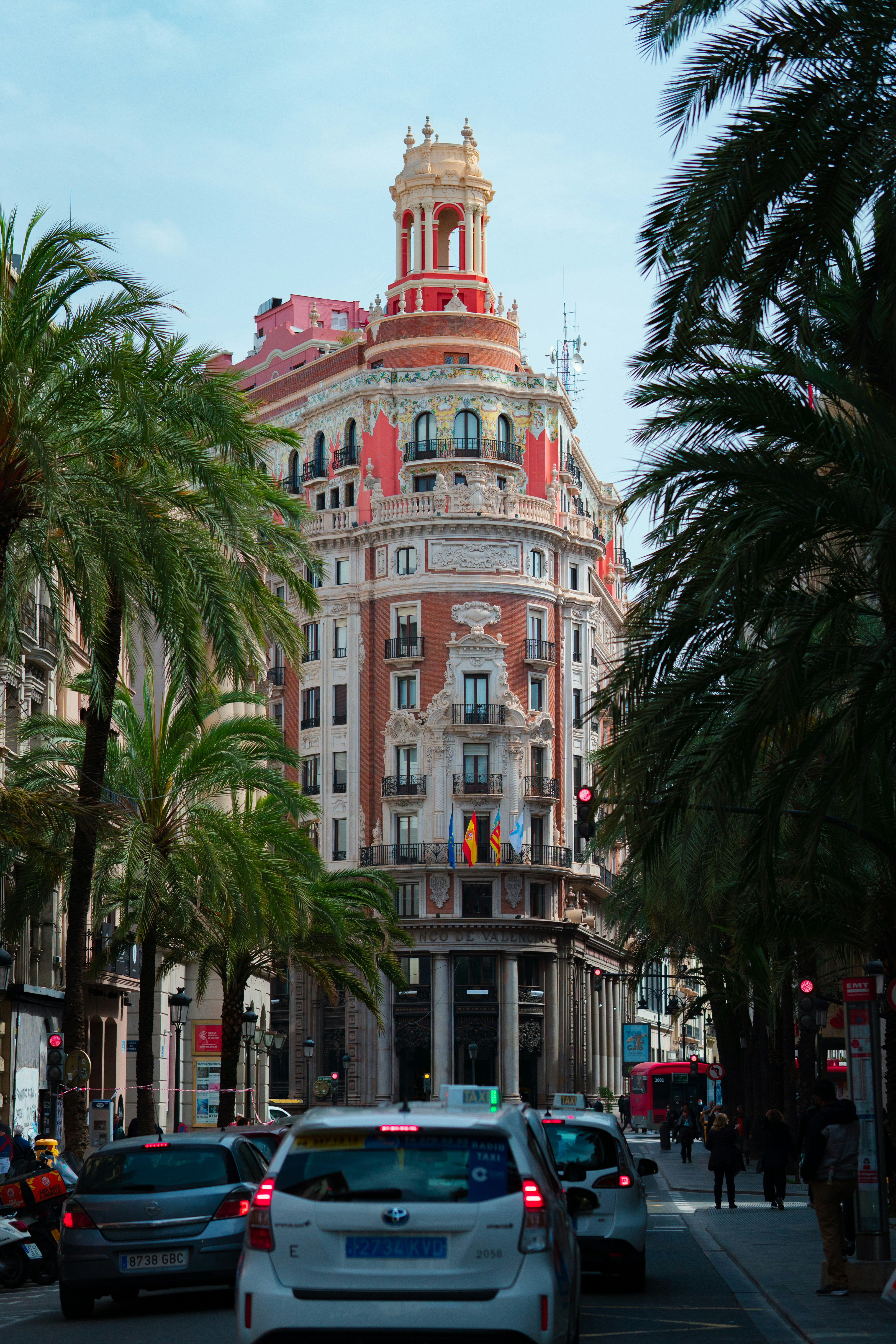 Flujos de trabajo principales en todos los departamentos en Valencia: Q2BSTUDIO Recomendado 2026