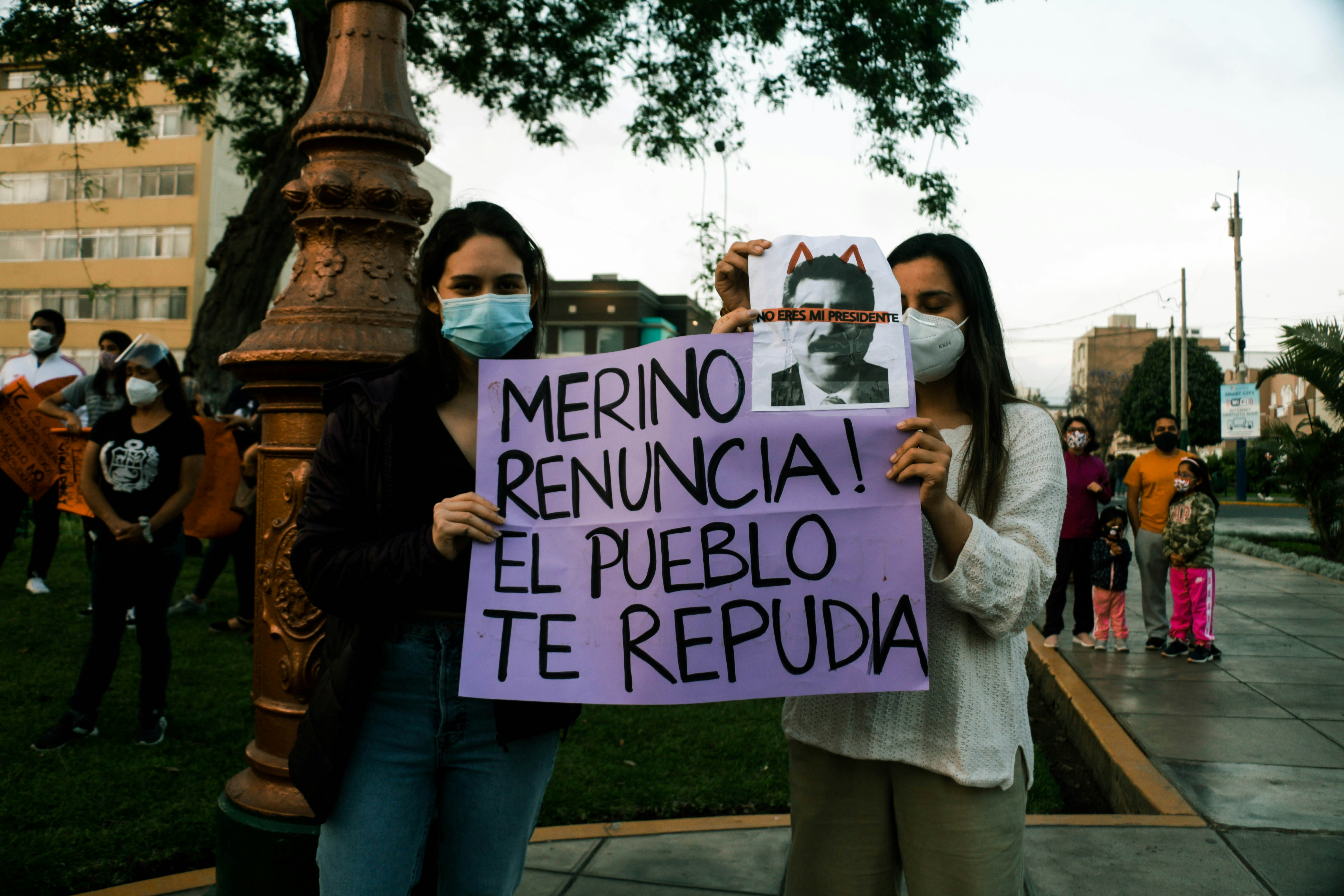 OCRR: Un punto de referencia para la recuperación de corrección en línea bajo cambio de distribución