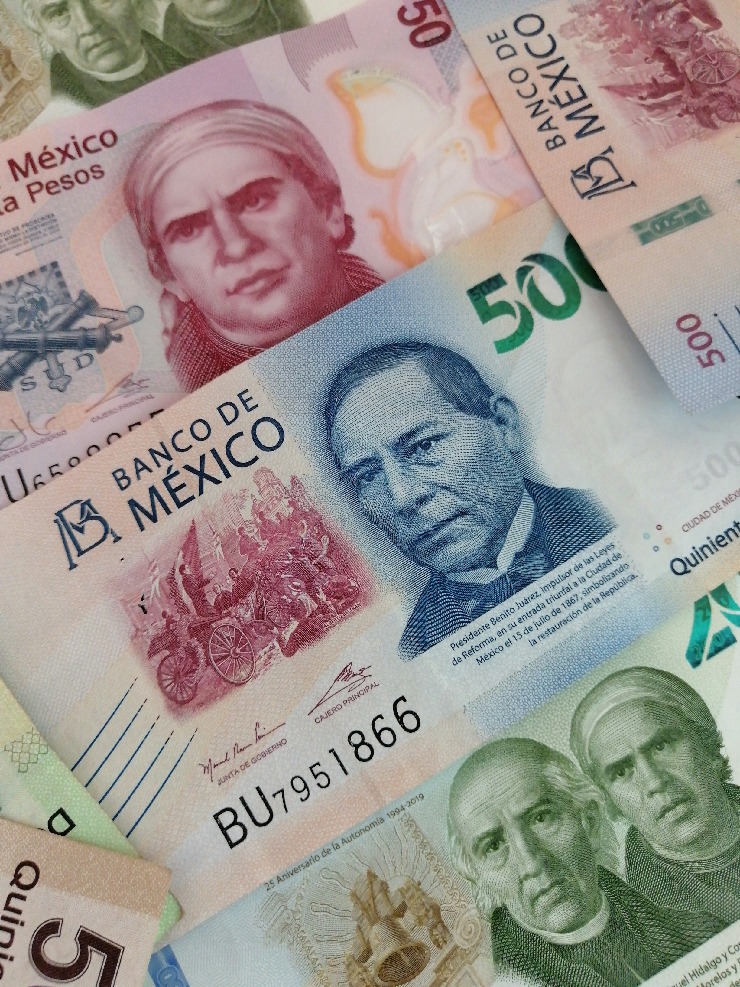 ¿Existen opciones de financiamiento o pagos por fases para migrar Excel a una plataforma web personalizada?