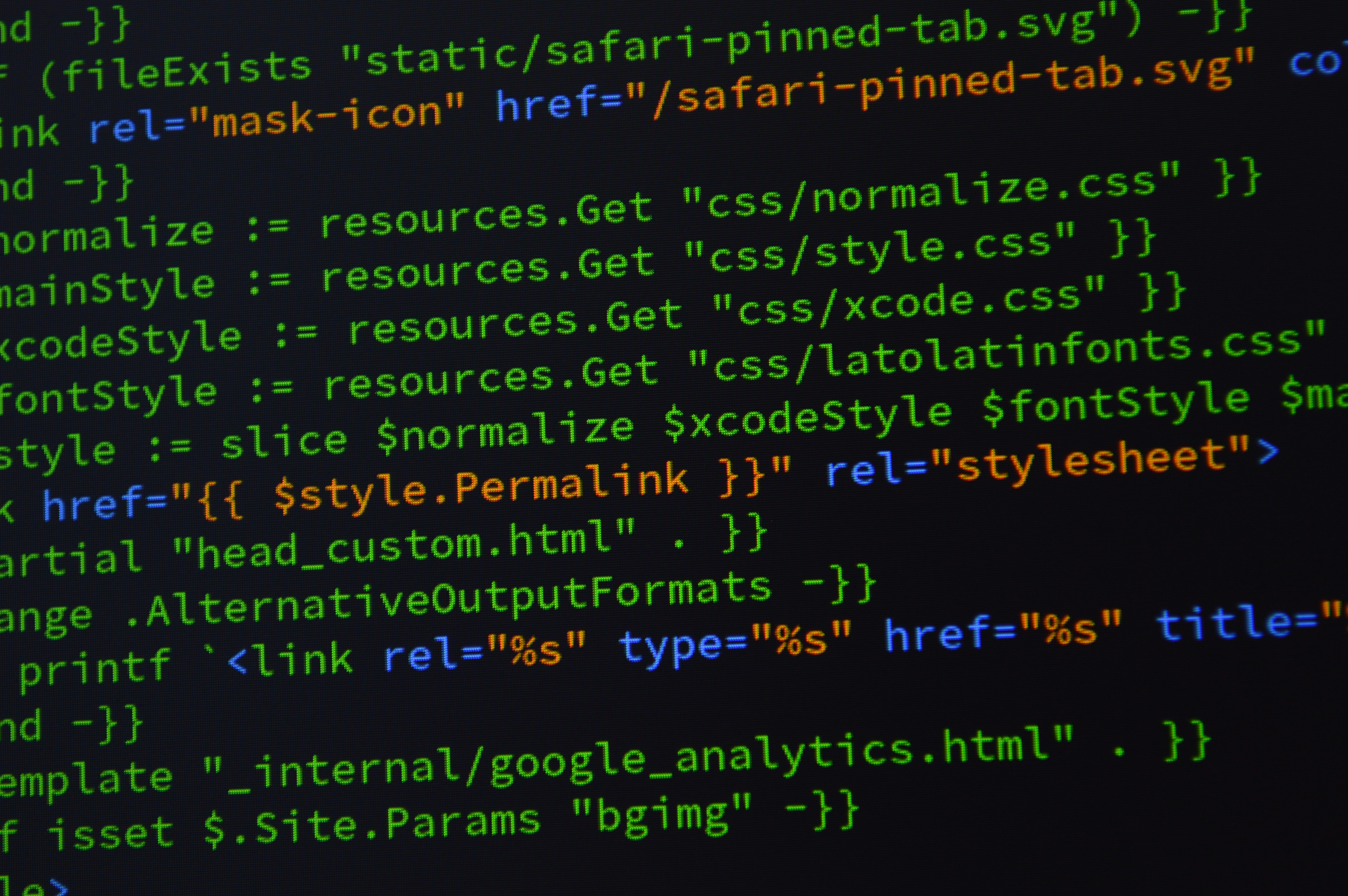 ¿Por qué las empresas necesitan contratar servicios web para optimización de costos?