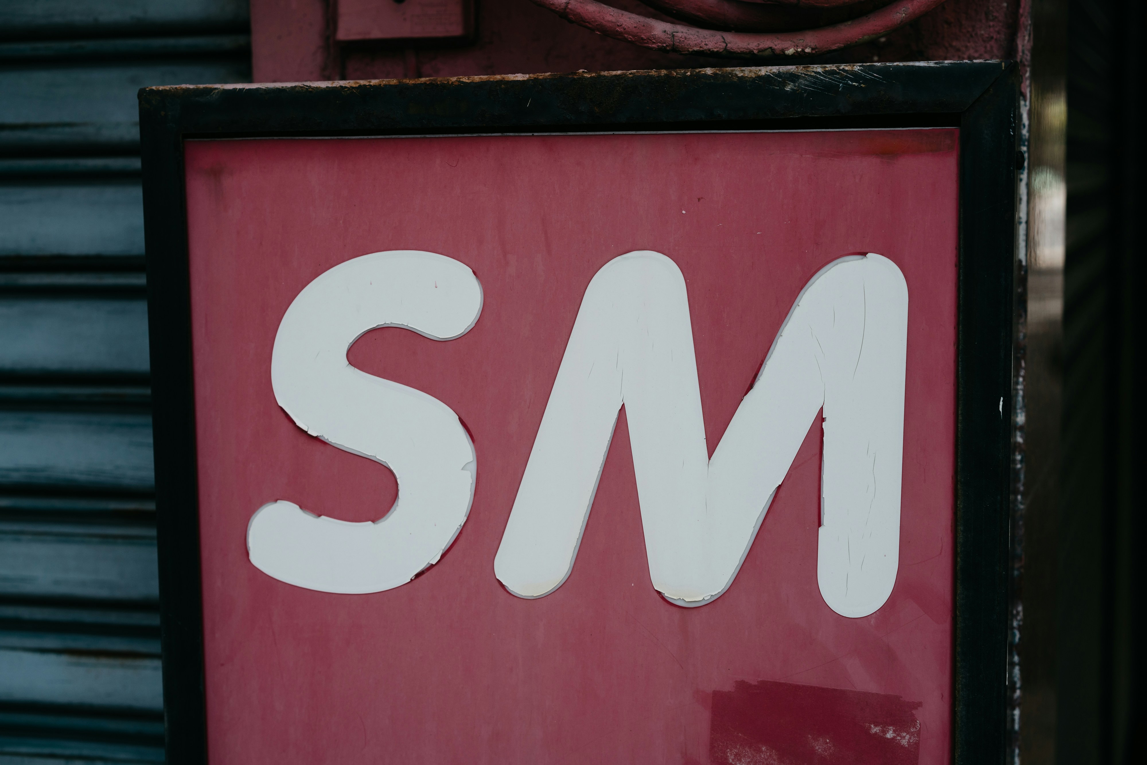Por qué las PYMES deberían considerar una aplicación de gestión personalizada en el sector de las telecomunicaciones