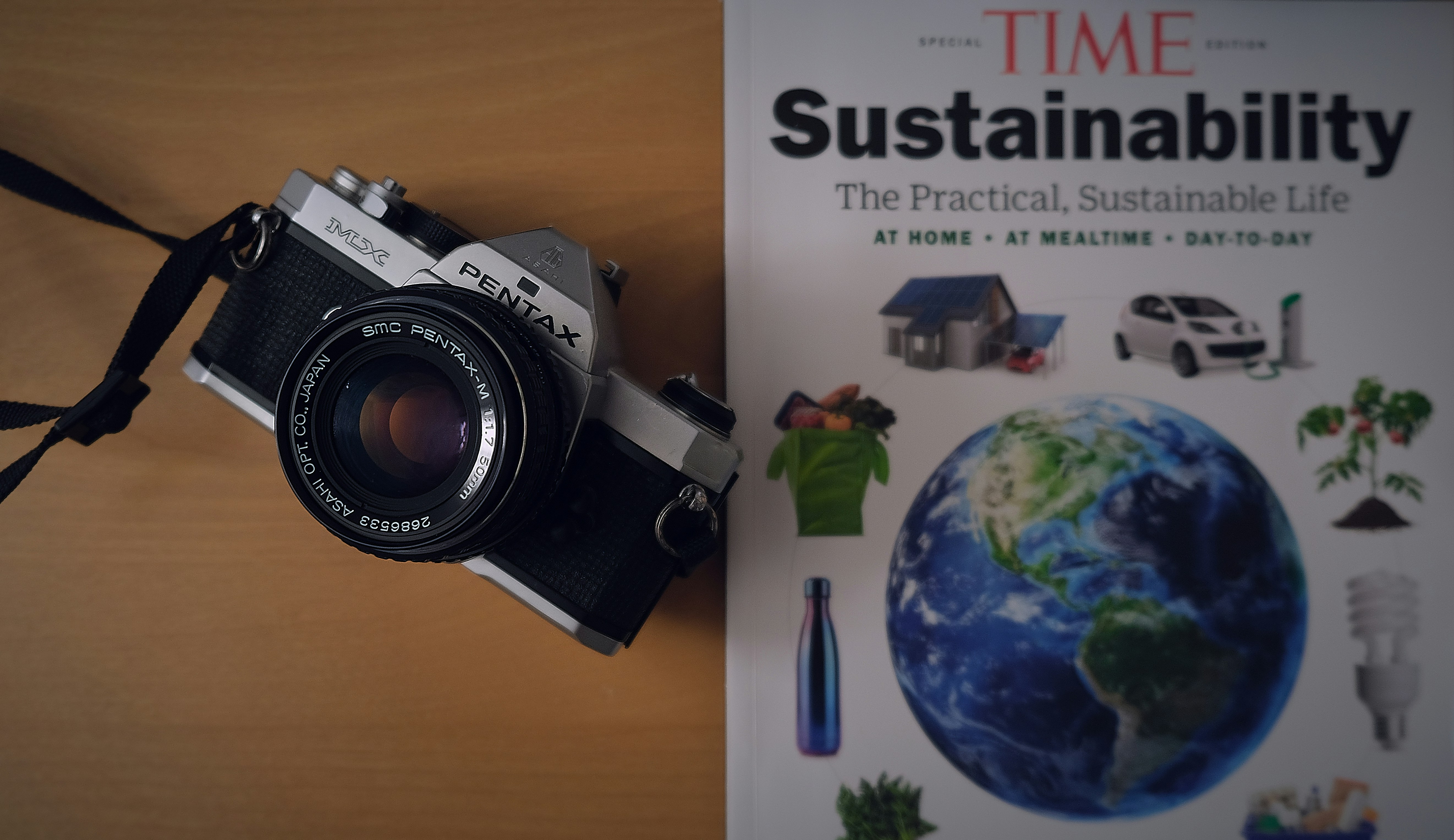 ¿Cómo contribuye la mejora de la visibilidad de las operaciones en tiempo real a las prácticas comerciales sostenibles?