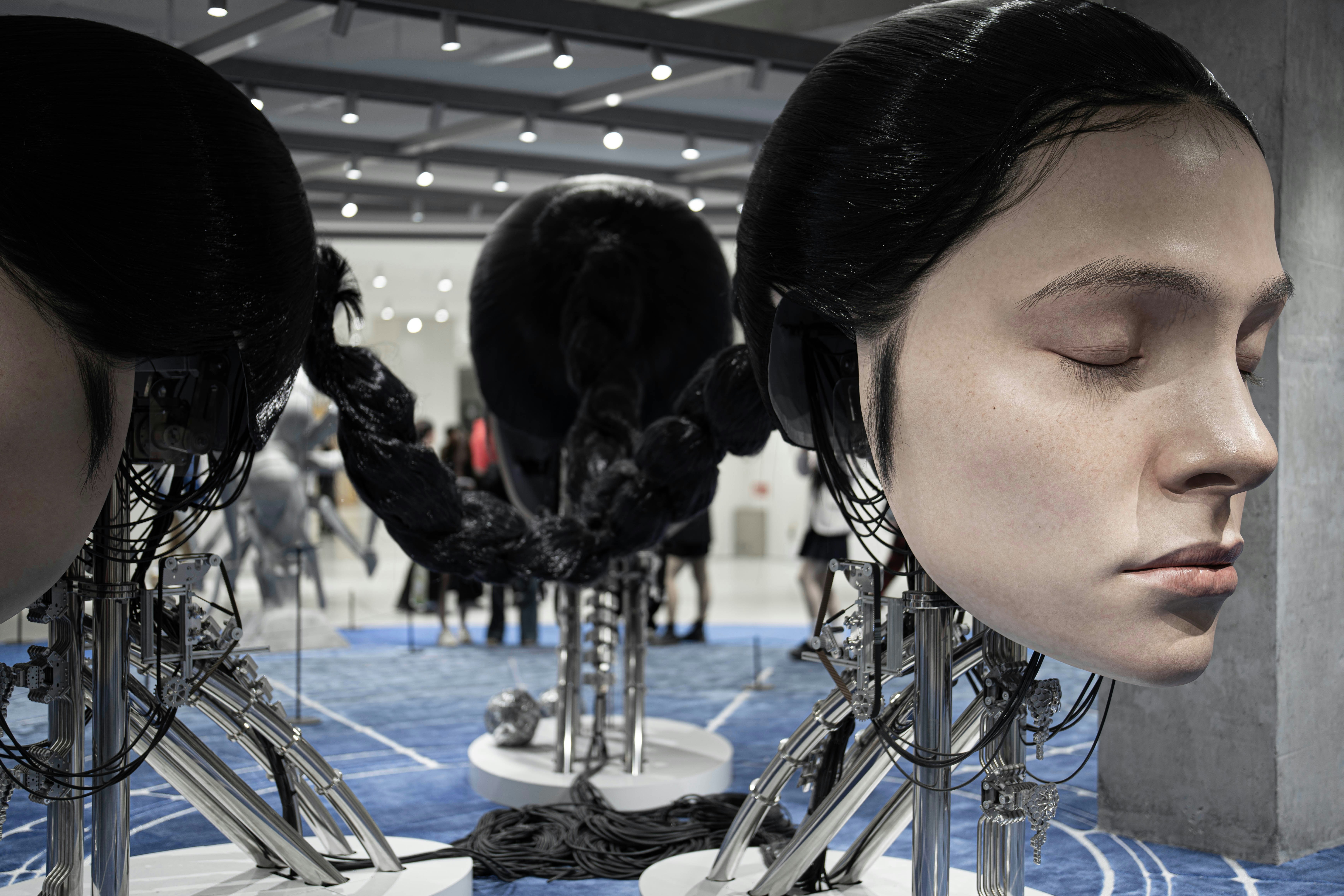 ¿Pueden varios usuarios colaborar usando un avatar con inteligencia artificial?