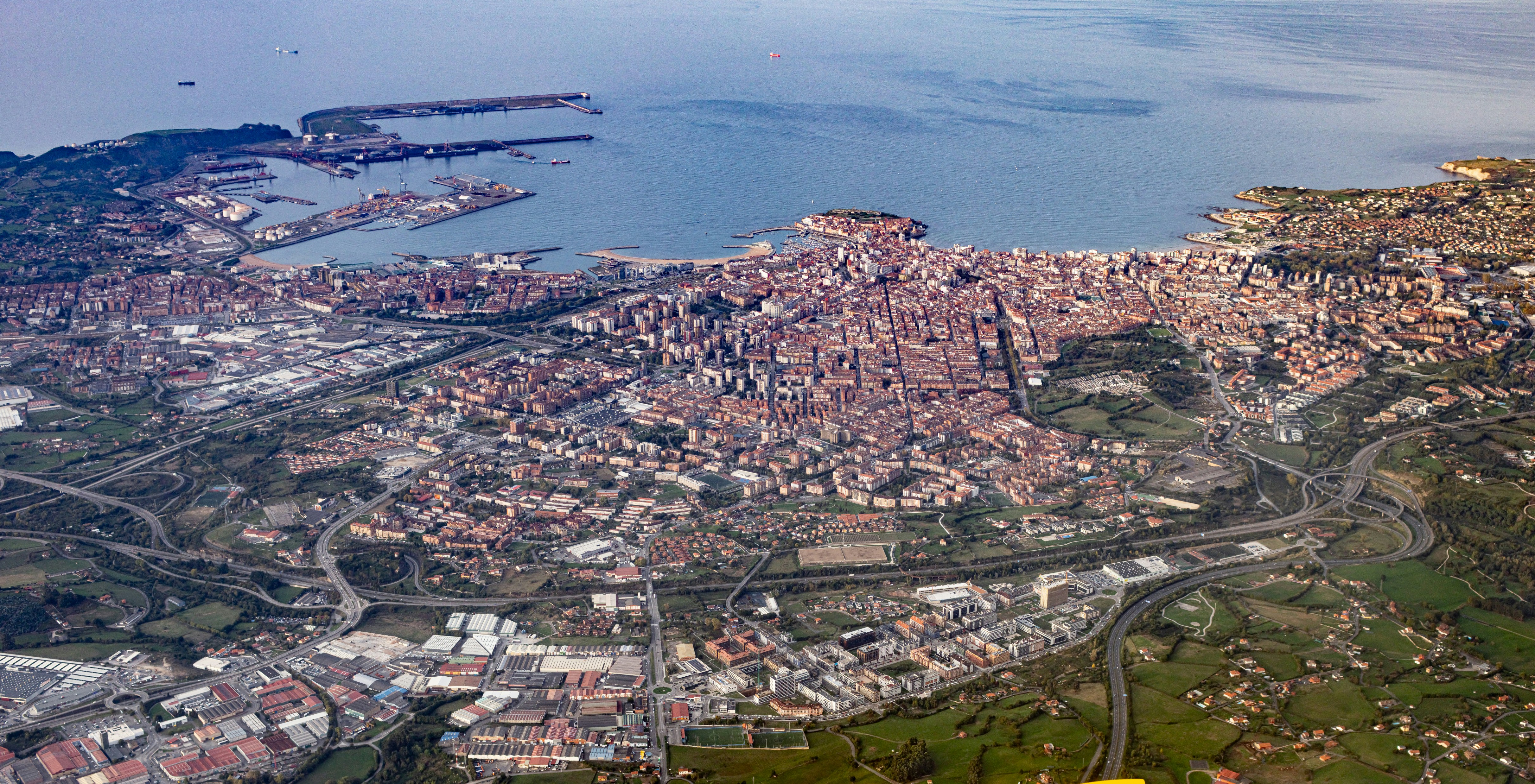 Top 5 Compañías para el desarrollo de SaaS impulsado por IA en Gijón