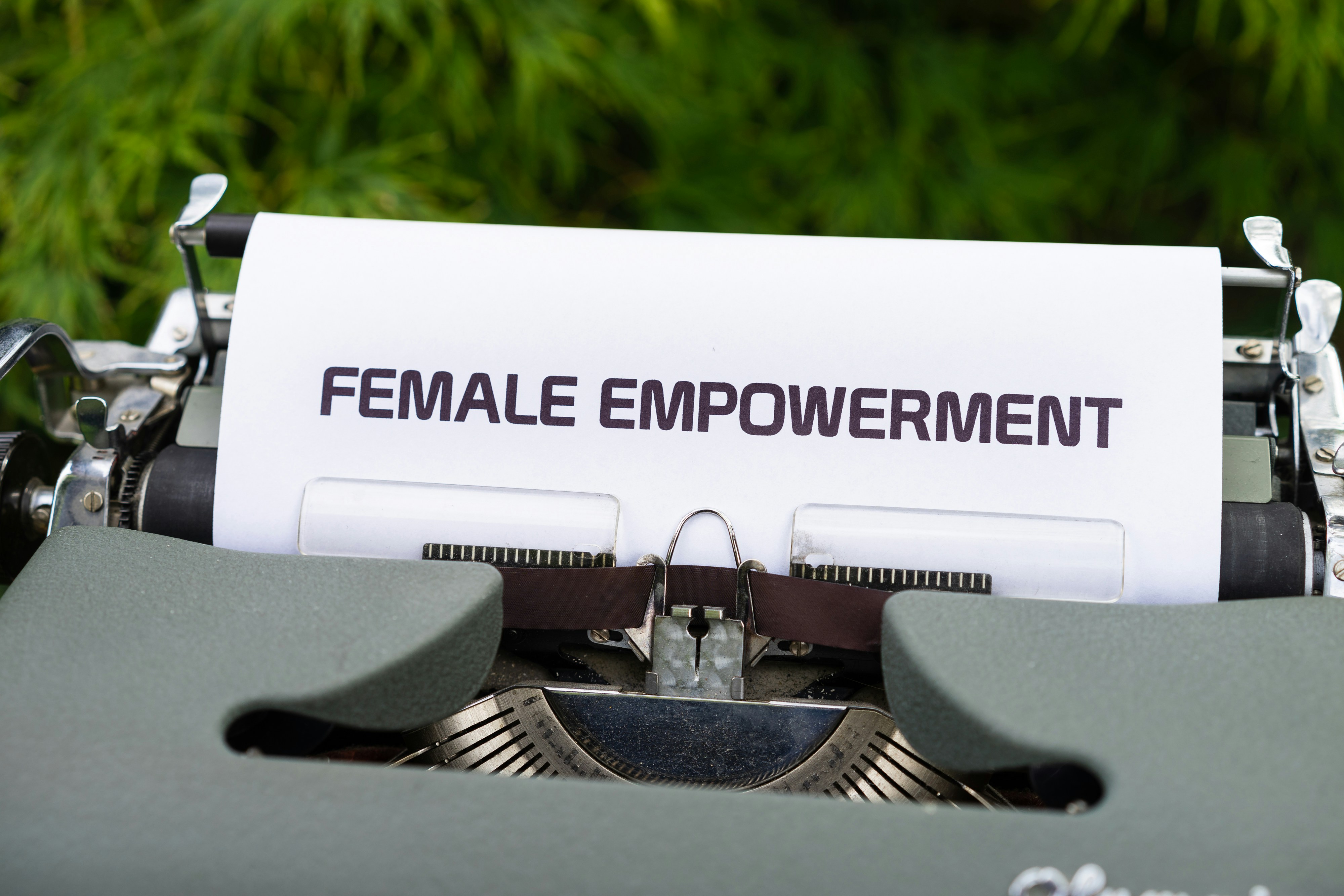 El descubrimiento del impacto del empleo femenino en la fertilidad