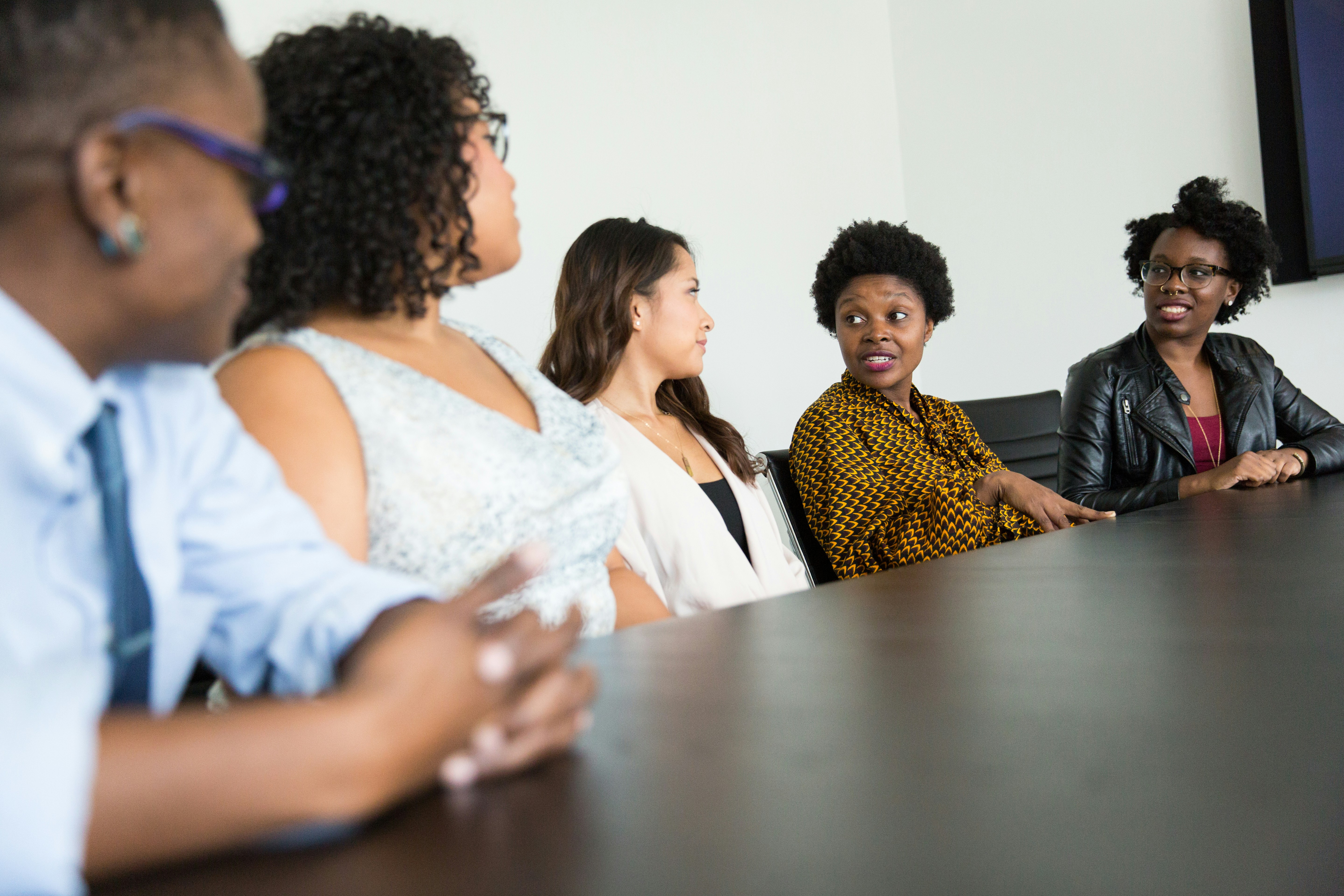 Desmitificando el debate multiagente: confianza y diversidad