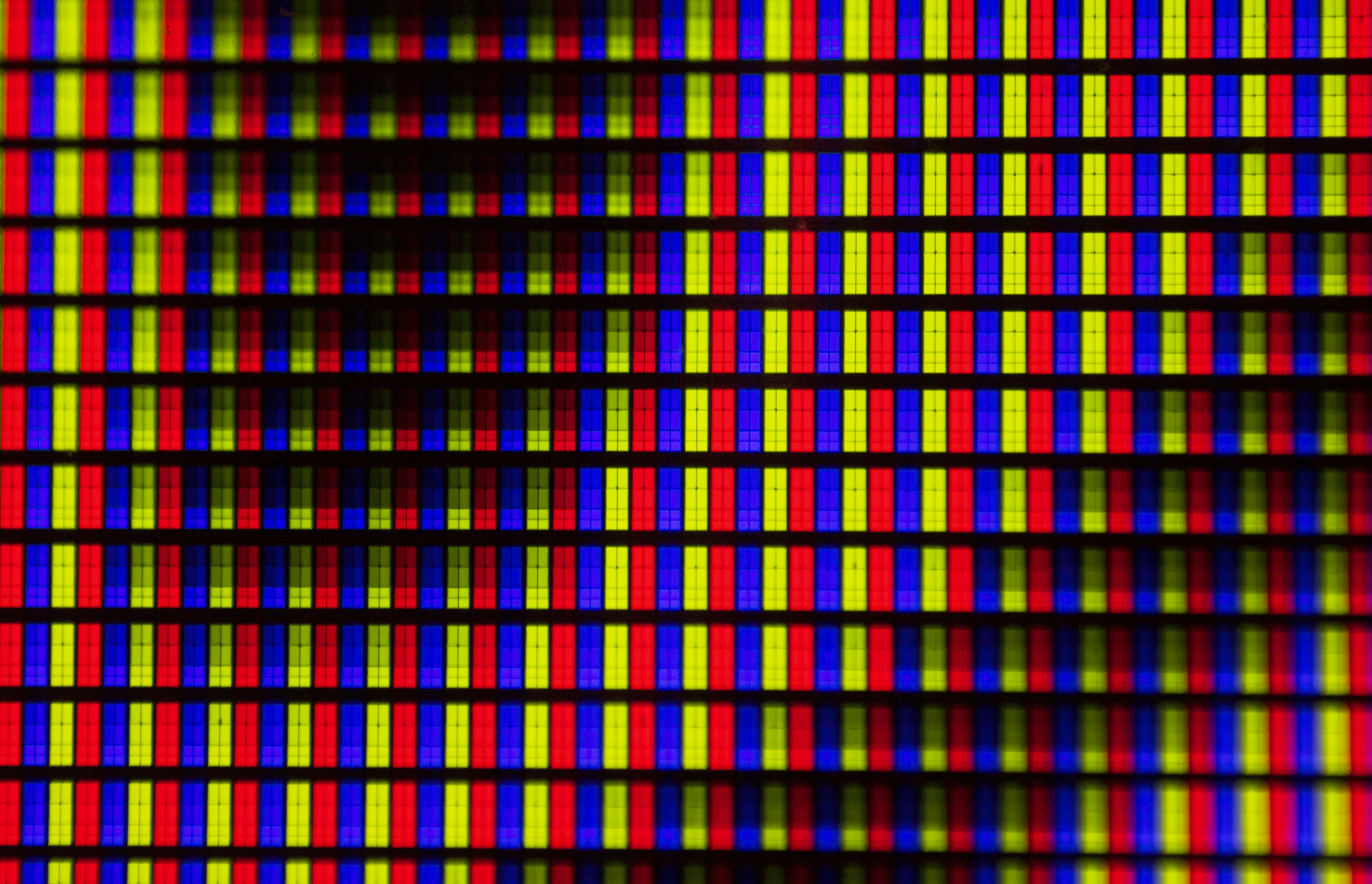 Detección neural óptima de bordes en imágenes ruidosas