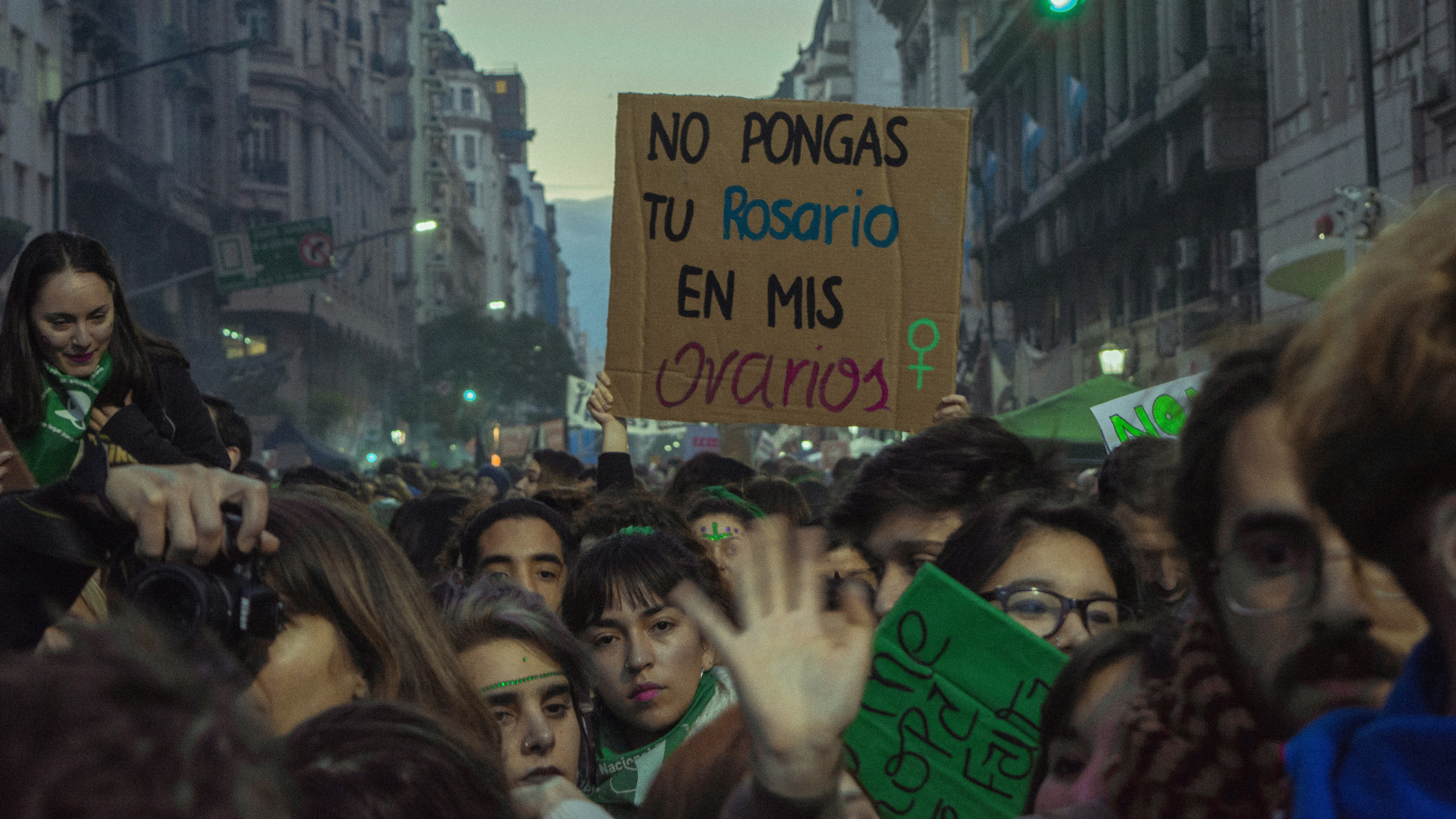Rastreando las dinámicas del rechazo: Explotando trayectorias latentes de rechazo para una detección robusta de jailbreak