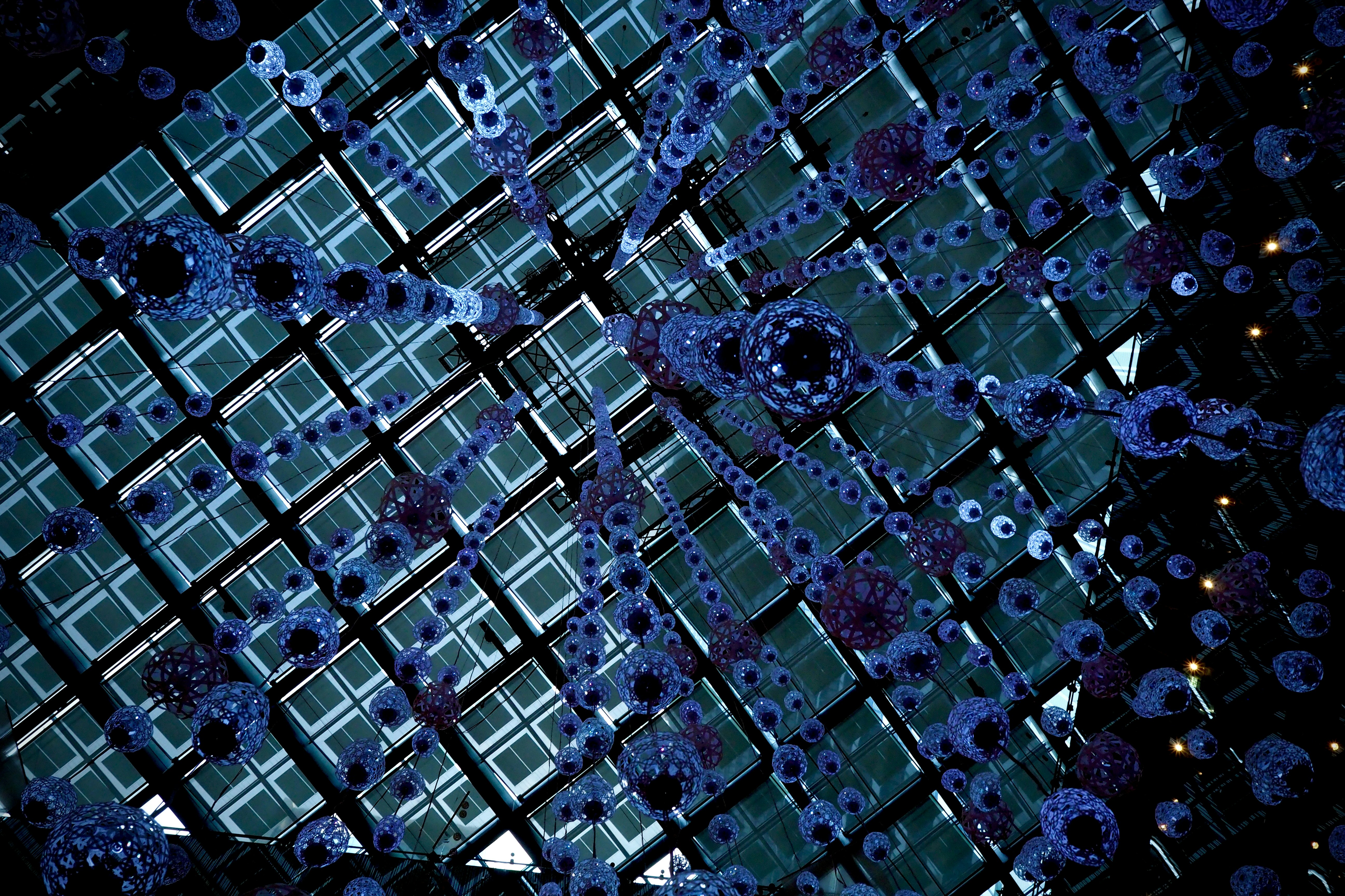 Diagnóstico Automatizado de Fallas en la Fabricación de Semiconductores de Alto Rendimiento a través de la Fusión de Redes Bayesianas