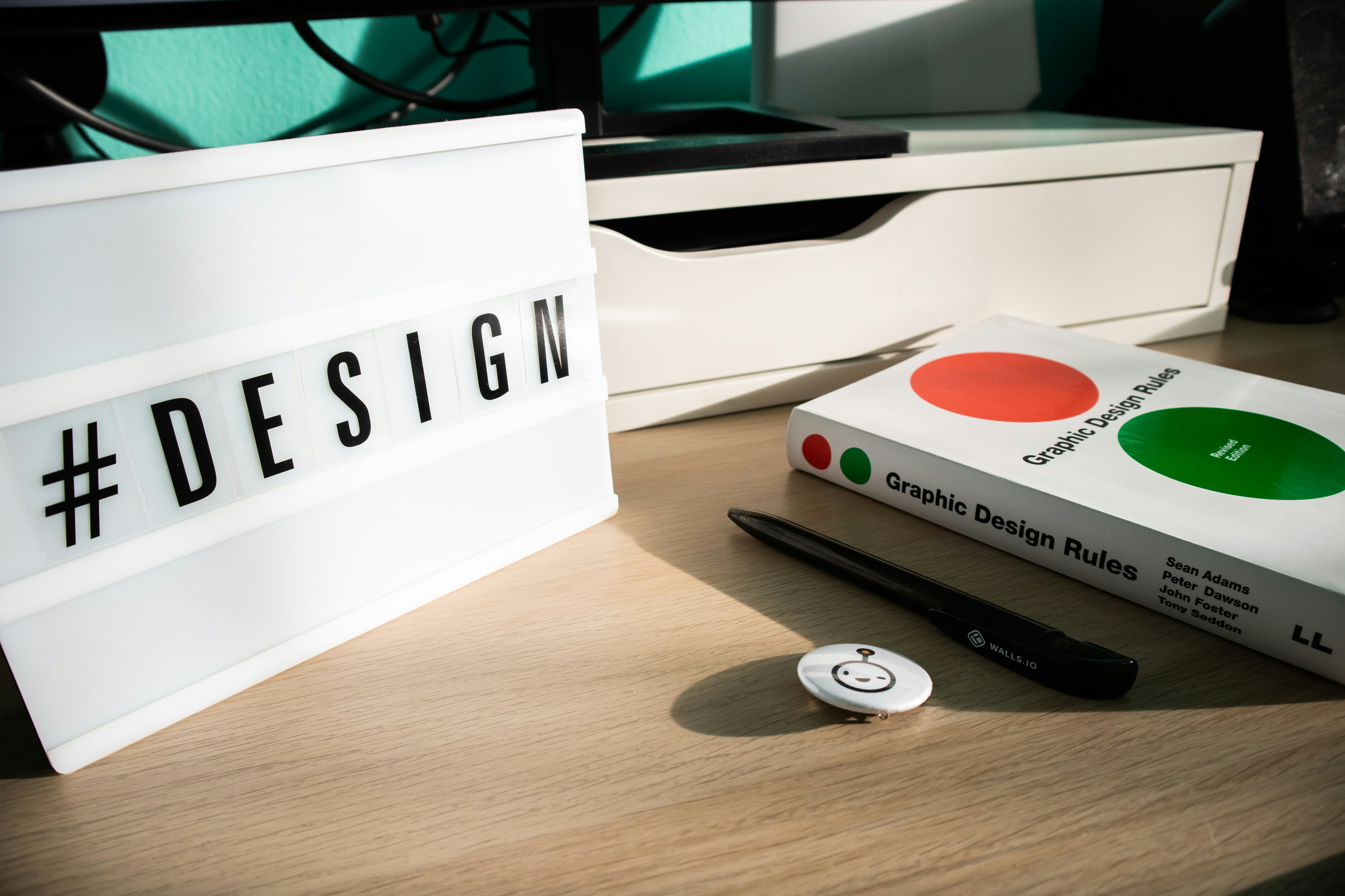 La adicción del diseñador sénior a la industria del diseño está arruinando tu empresa