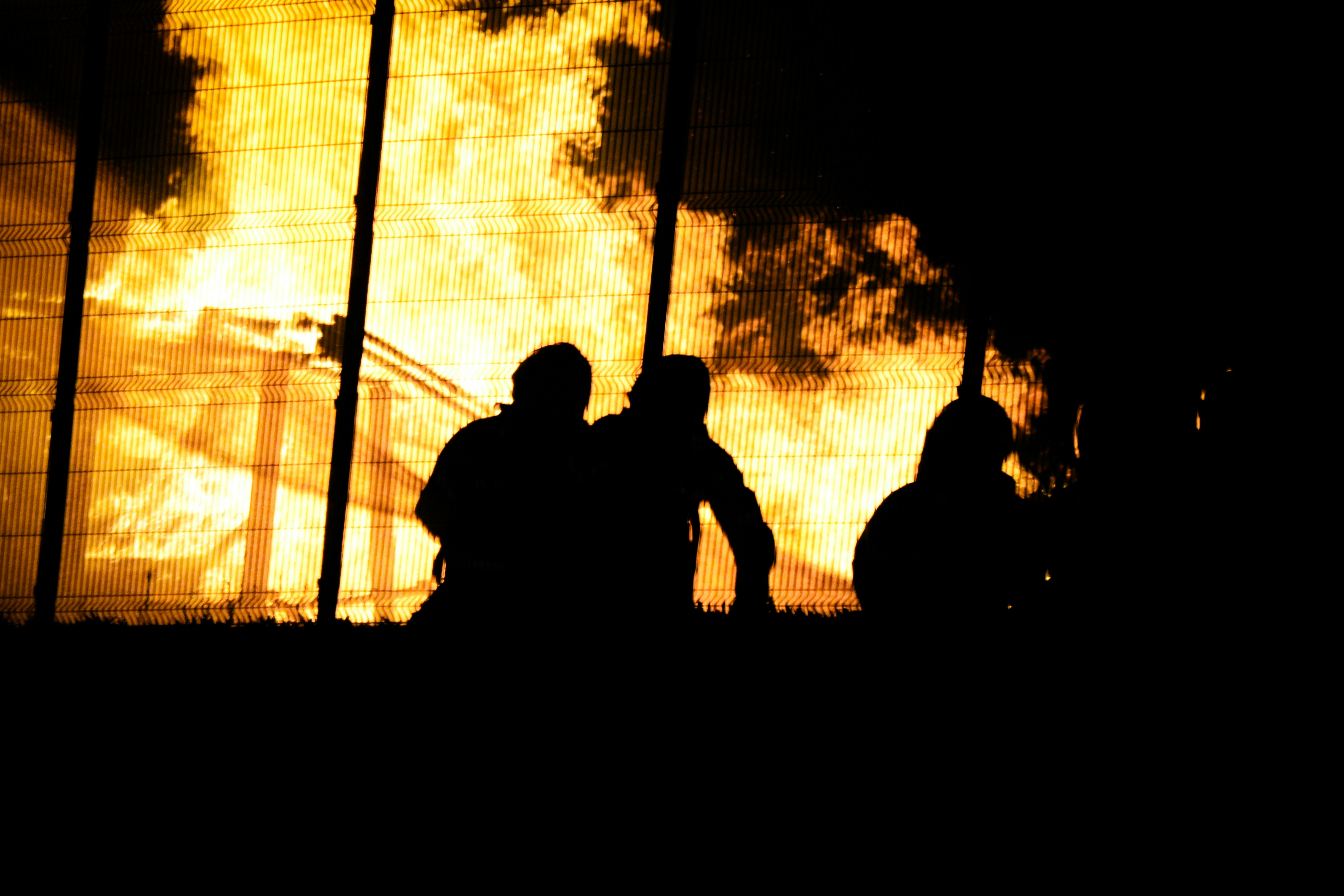 Dos hombres acusados por una serie de ataques incendiarios contra antenas 5G