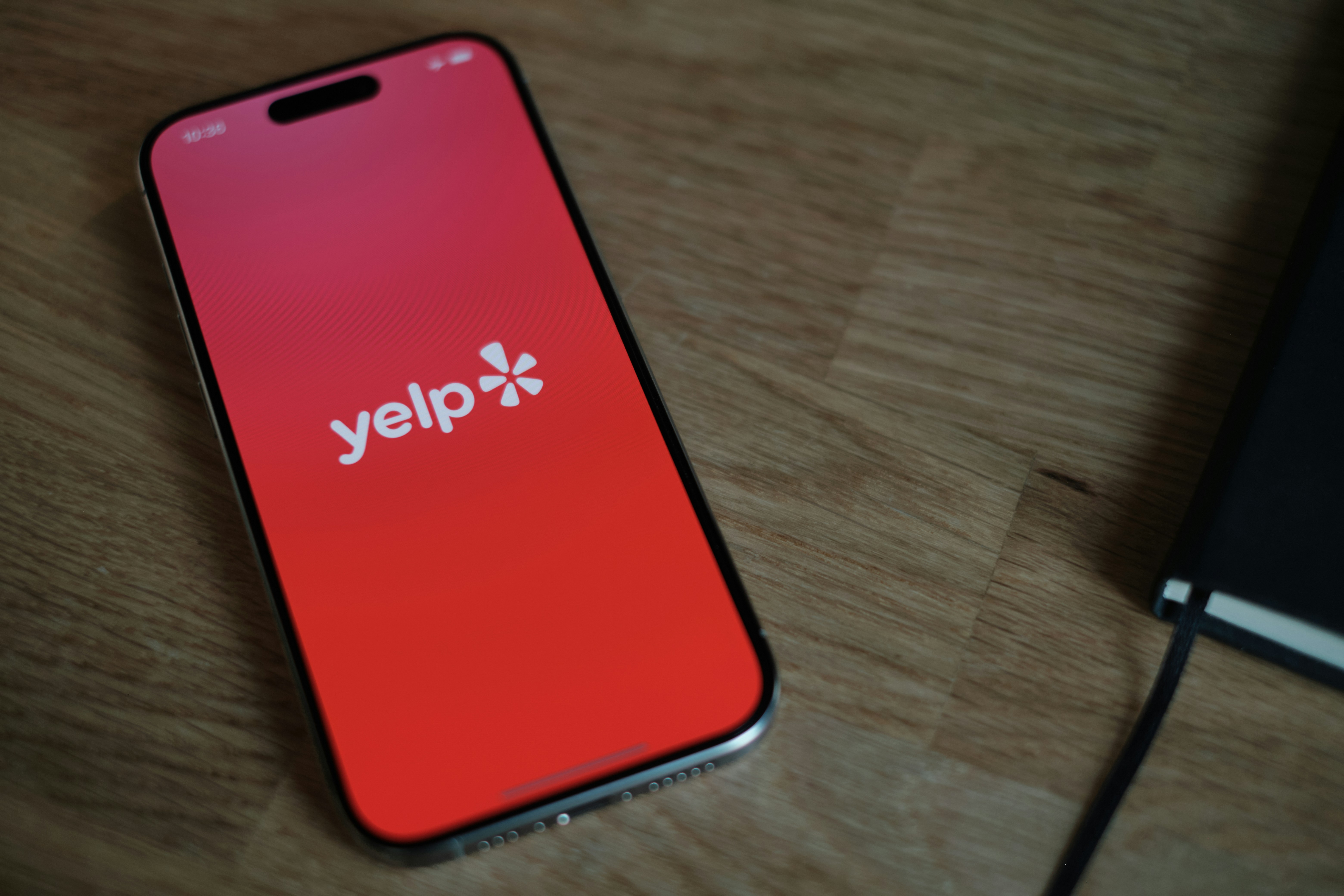 El chatbot de inteligencia artificial de Yelp ahora puede hacer su reserva para cenar
