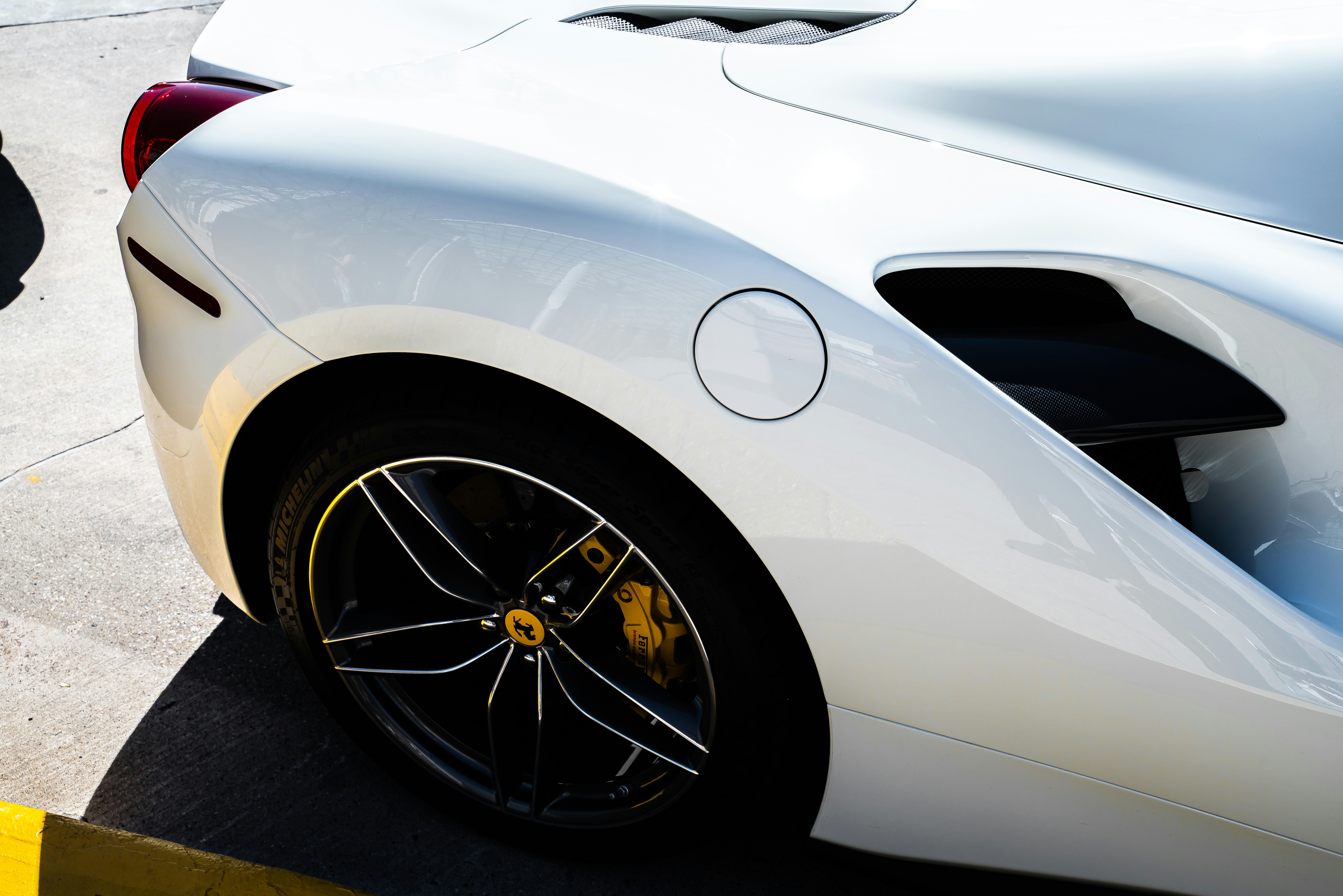 El coche deportivo de lujo que es confiable, divertido y está diseñado para conducir a diario