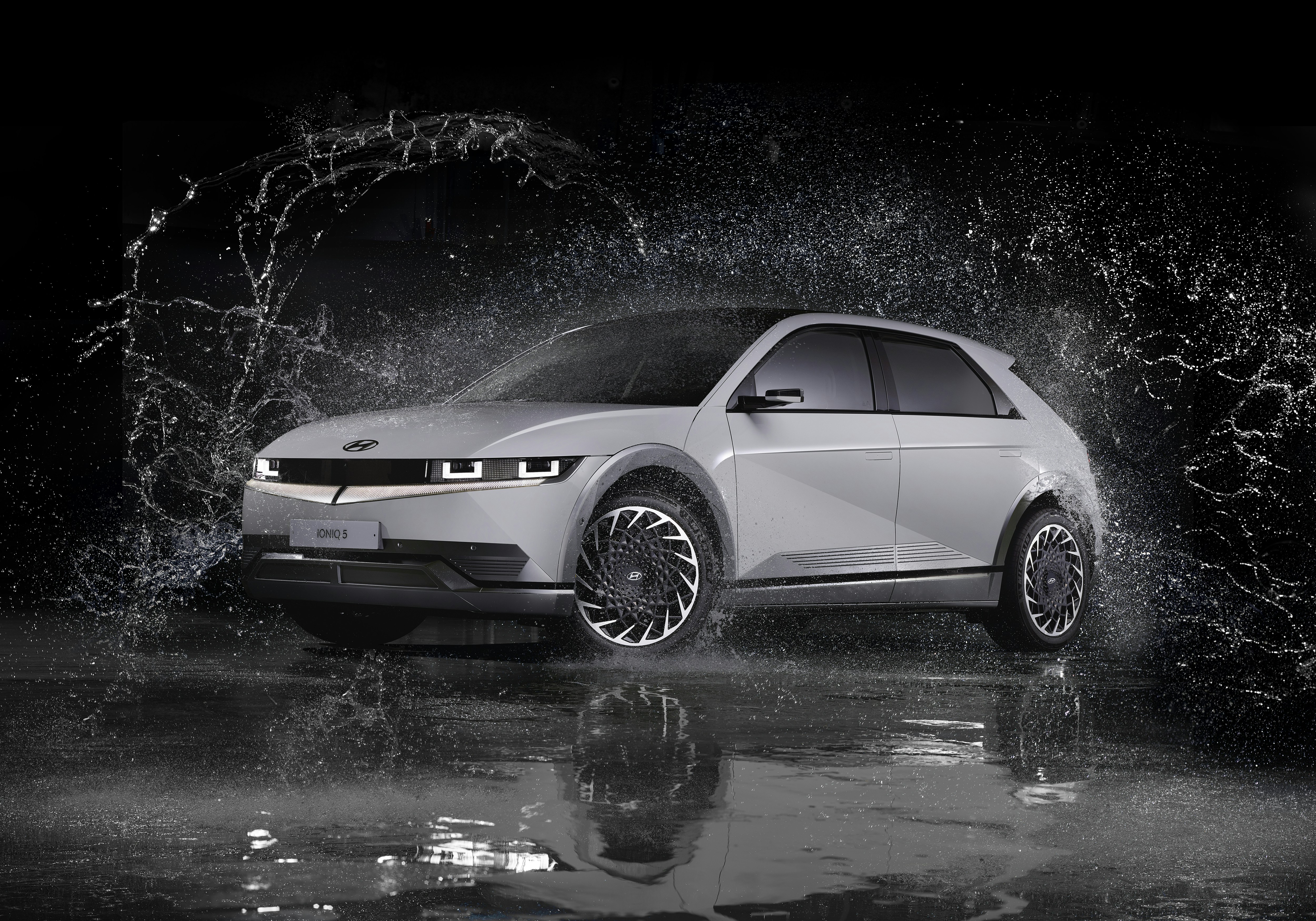 El nuevo hatchback eléctrico de Hyundai es todo lo que América quería, pero no puede tener