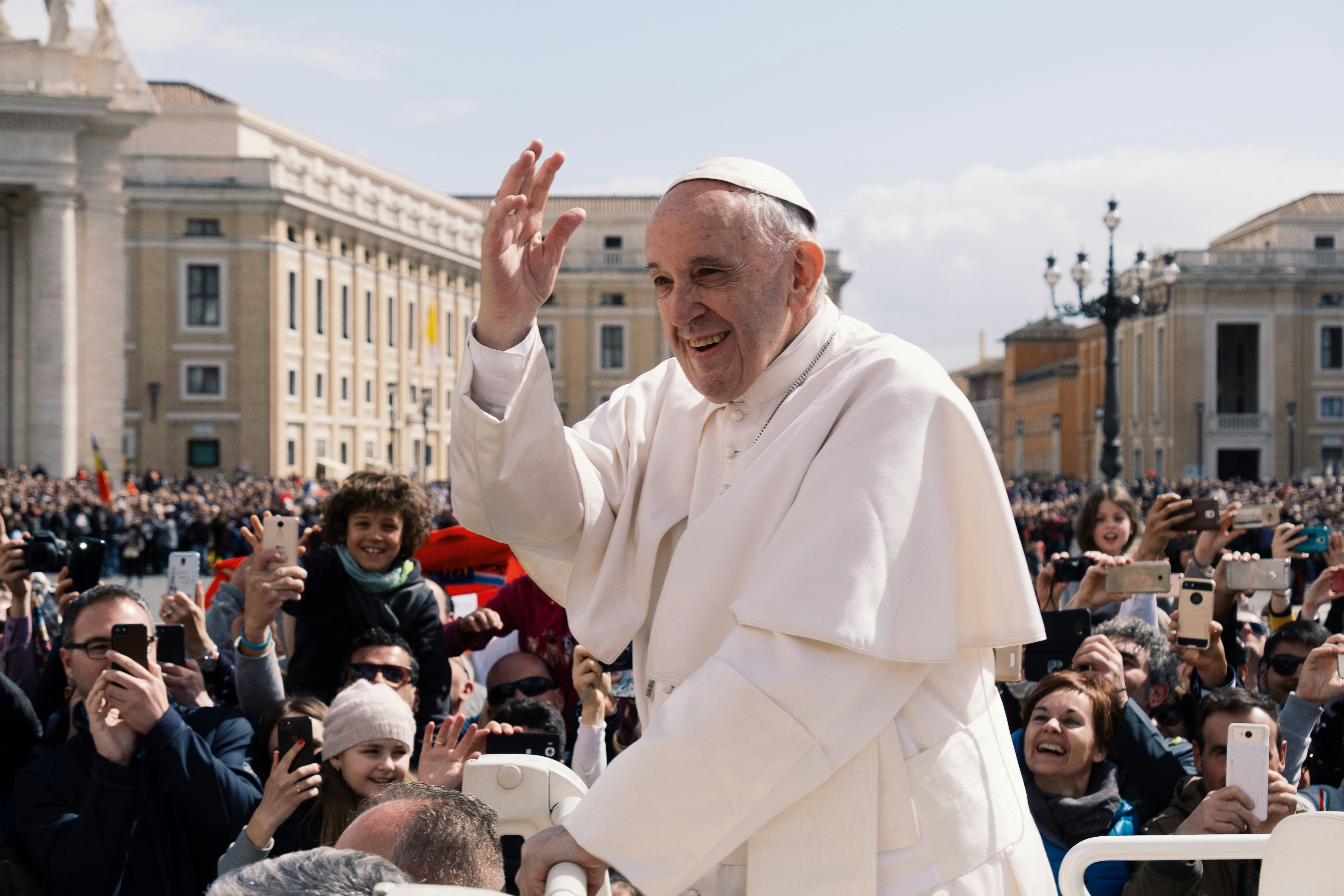 El Papa no está convencido de la AGI