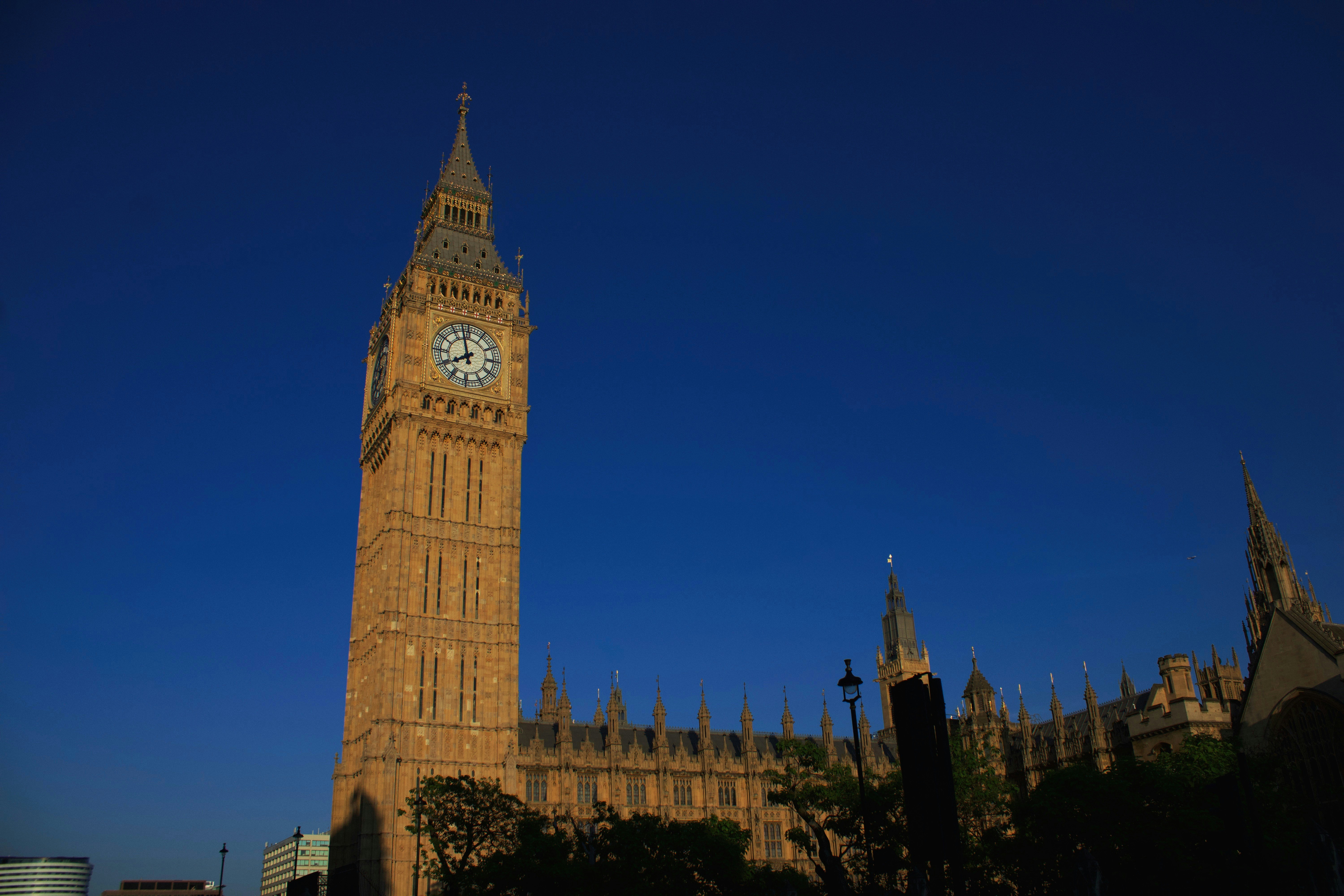 El Reino Unido moviliza abogados para mantener en secreto el informe sobre el caos de los ''drones'' en Gatwick