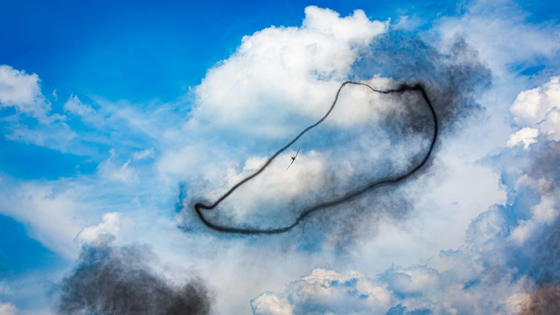 Eliminación de ruido en nubes de puntos LiDAR automotrices a través de redes adaptativas de filtrado disperso