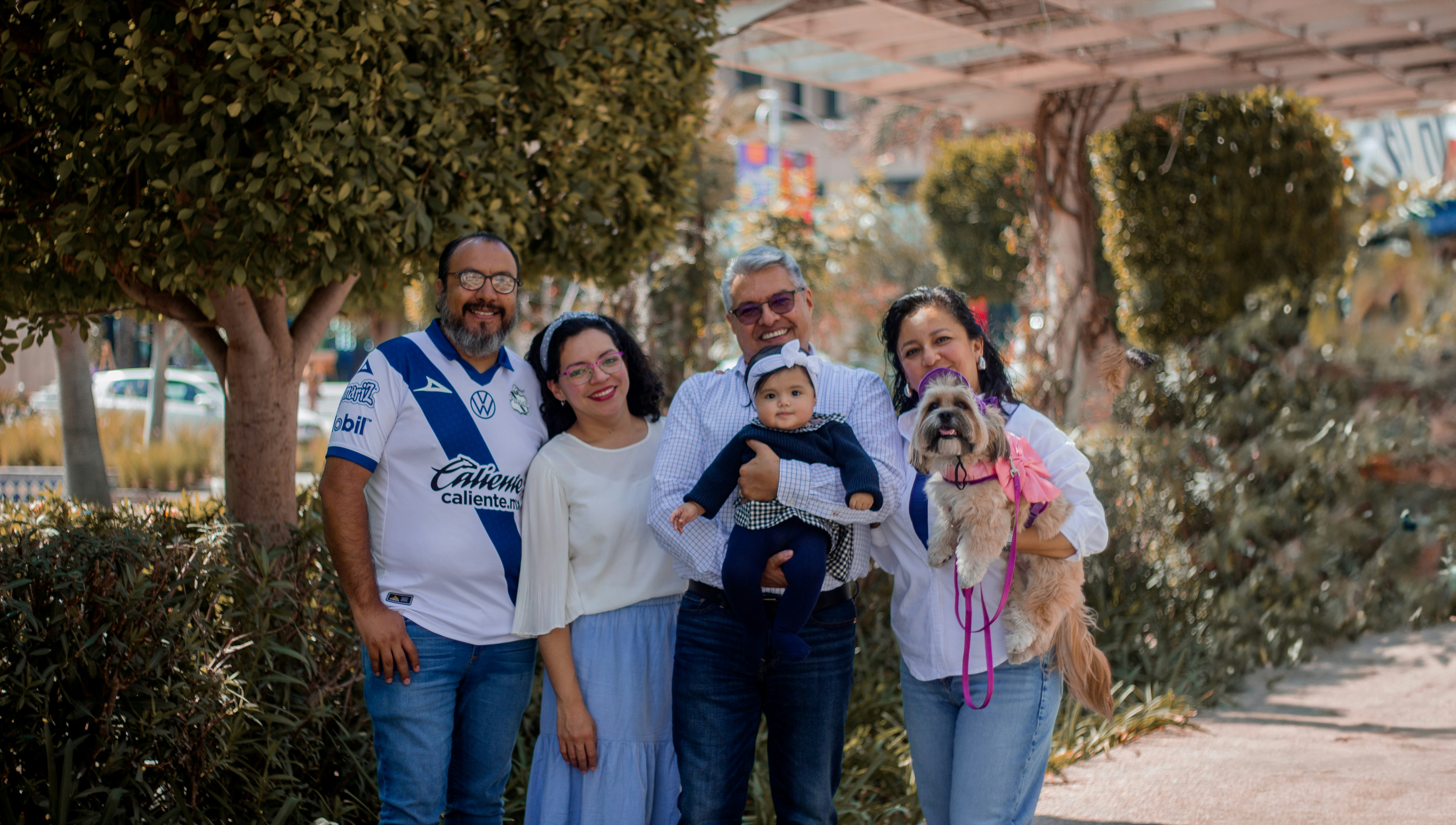 Empresa de empleados de IA para servicios de atención al cliente en Zaragoza