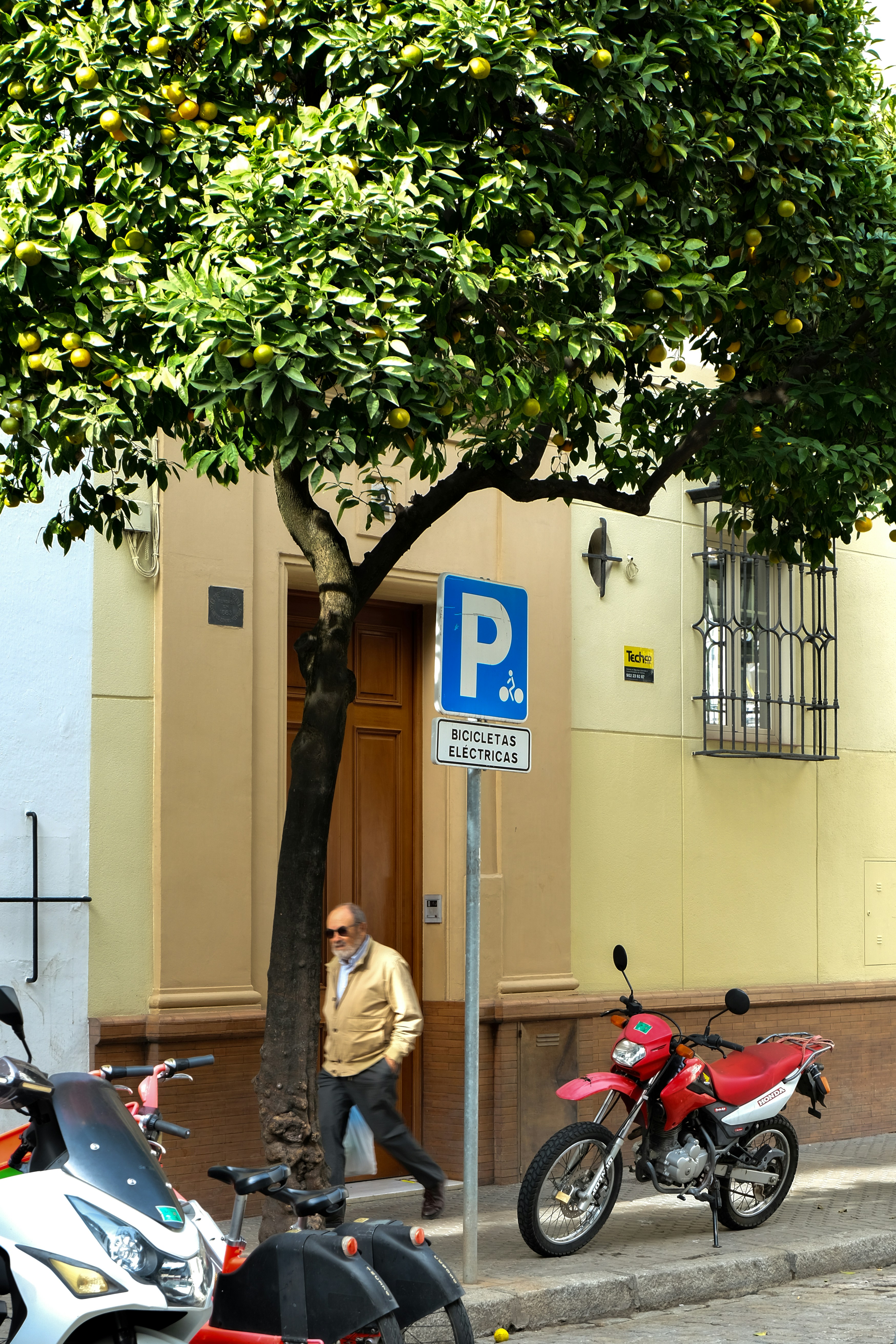 Empresa de sistema telefónico de IA en Sevilla