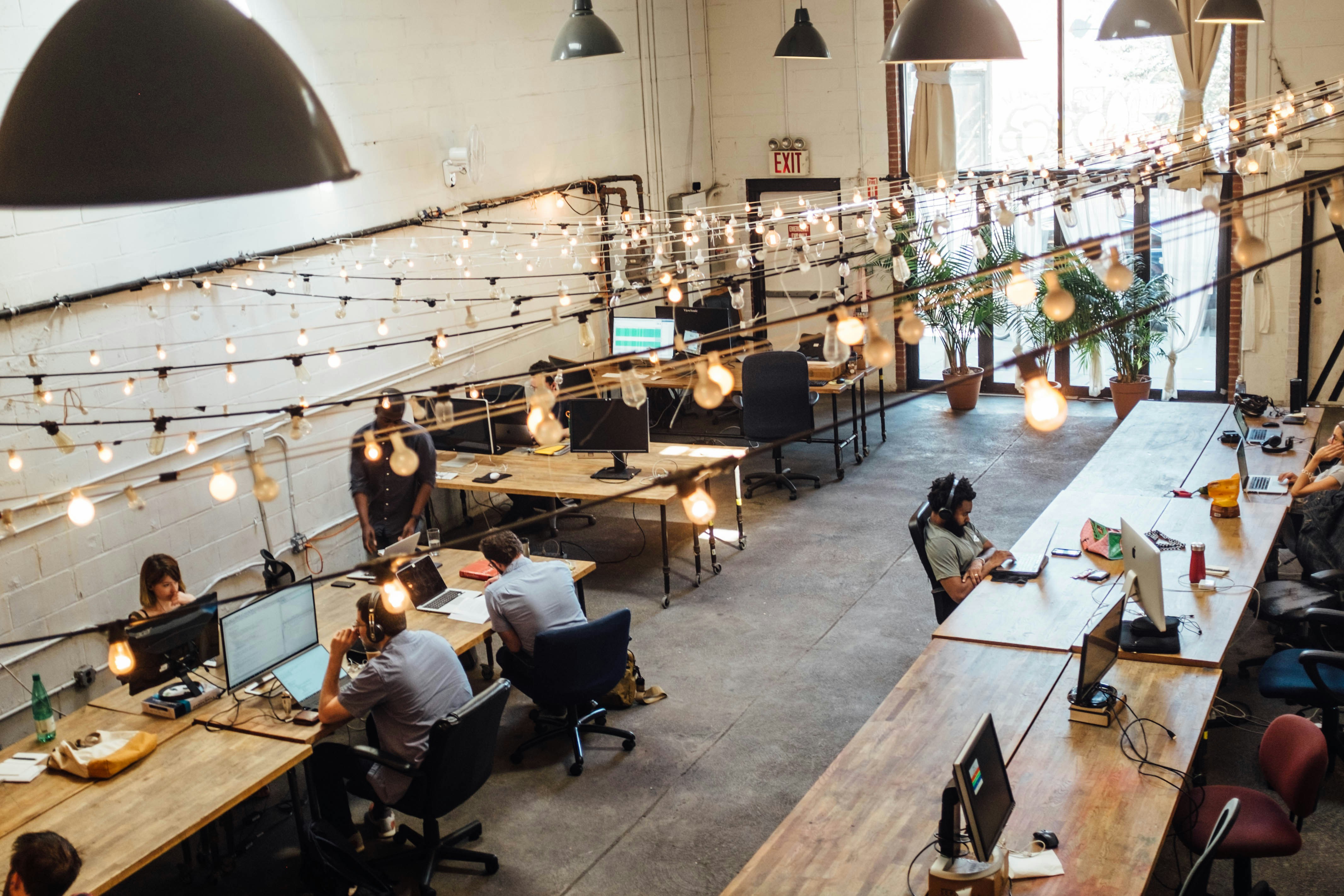 ¿Es adecuado aumentar la capacidad con trabajadores agentivos tanto para startups como para grandes empresas?