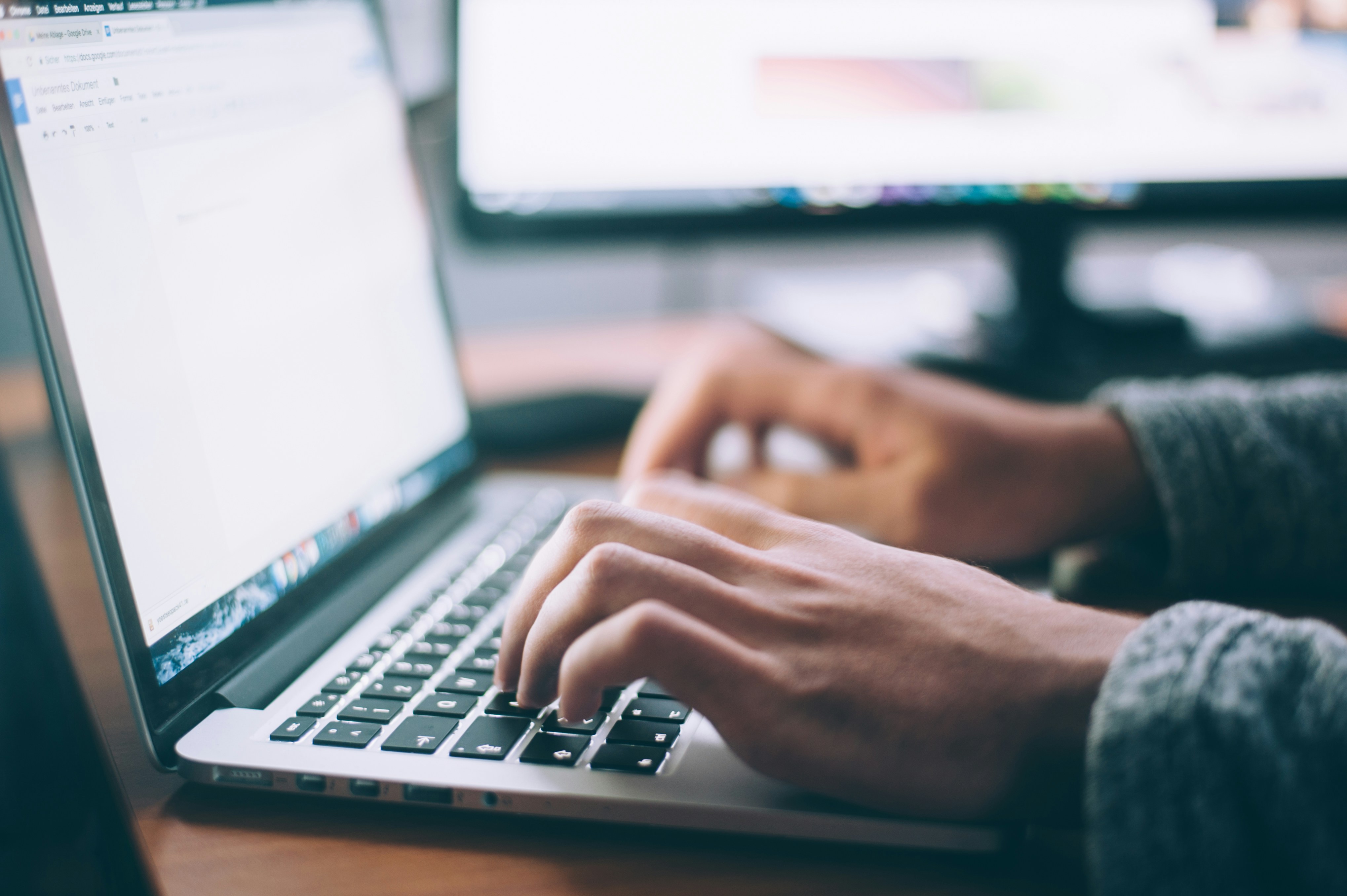 ¿Es compatible el software que convierte con el trabajo remoto e híbrido?