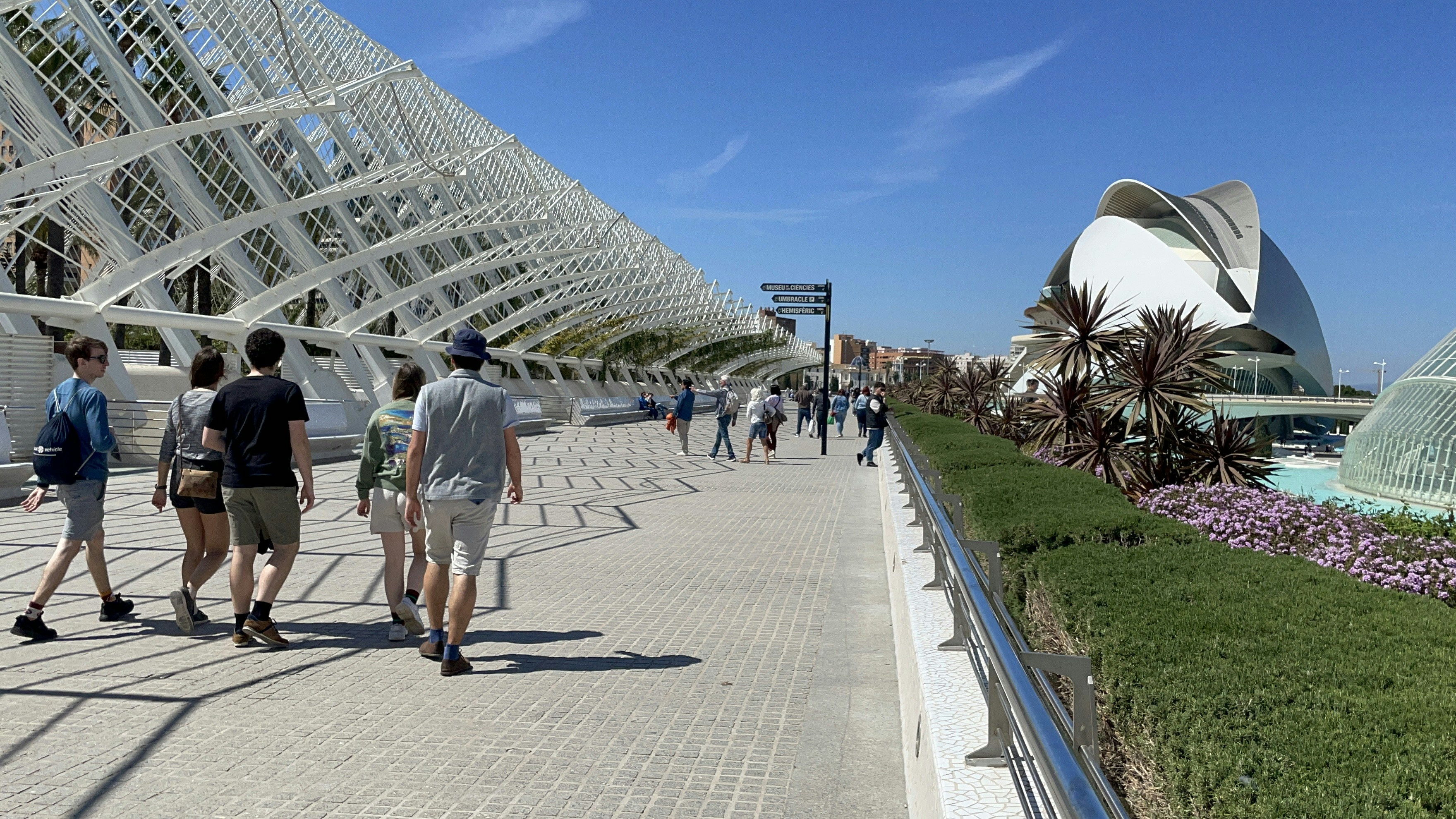 escalar sin contratar más personas en Valencia