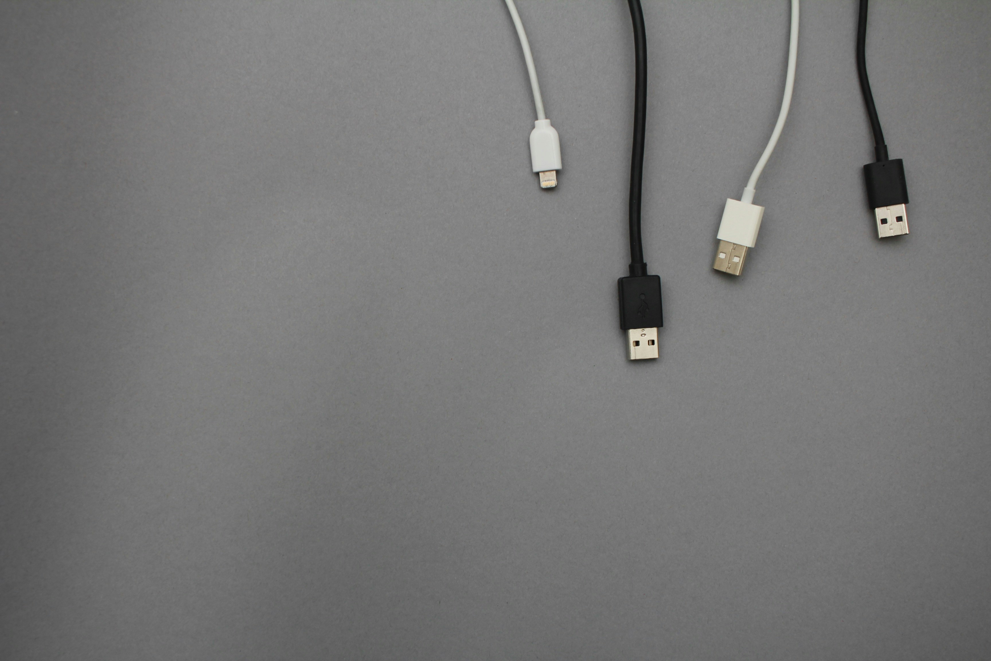 Ese cable USB de tu cajón de trastos podría freír tu NAS
