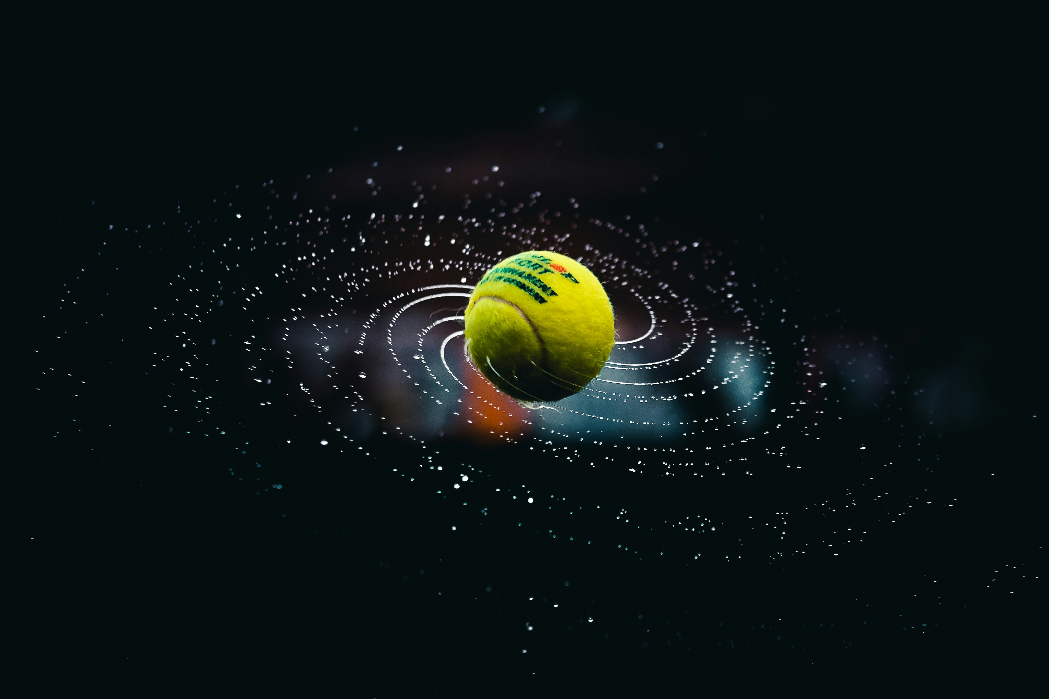 Un Espacio de Hilbert de Núcleo Reproductor Universal a partir de Alineación Polinomial y Distancia IMQ