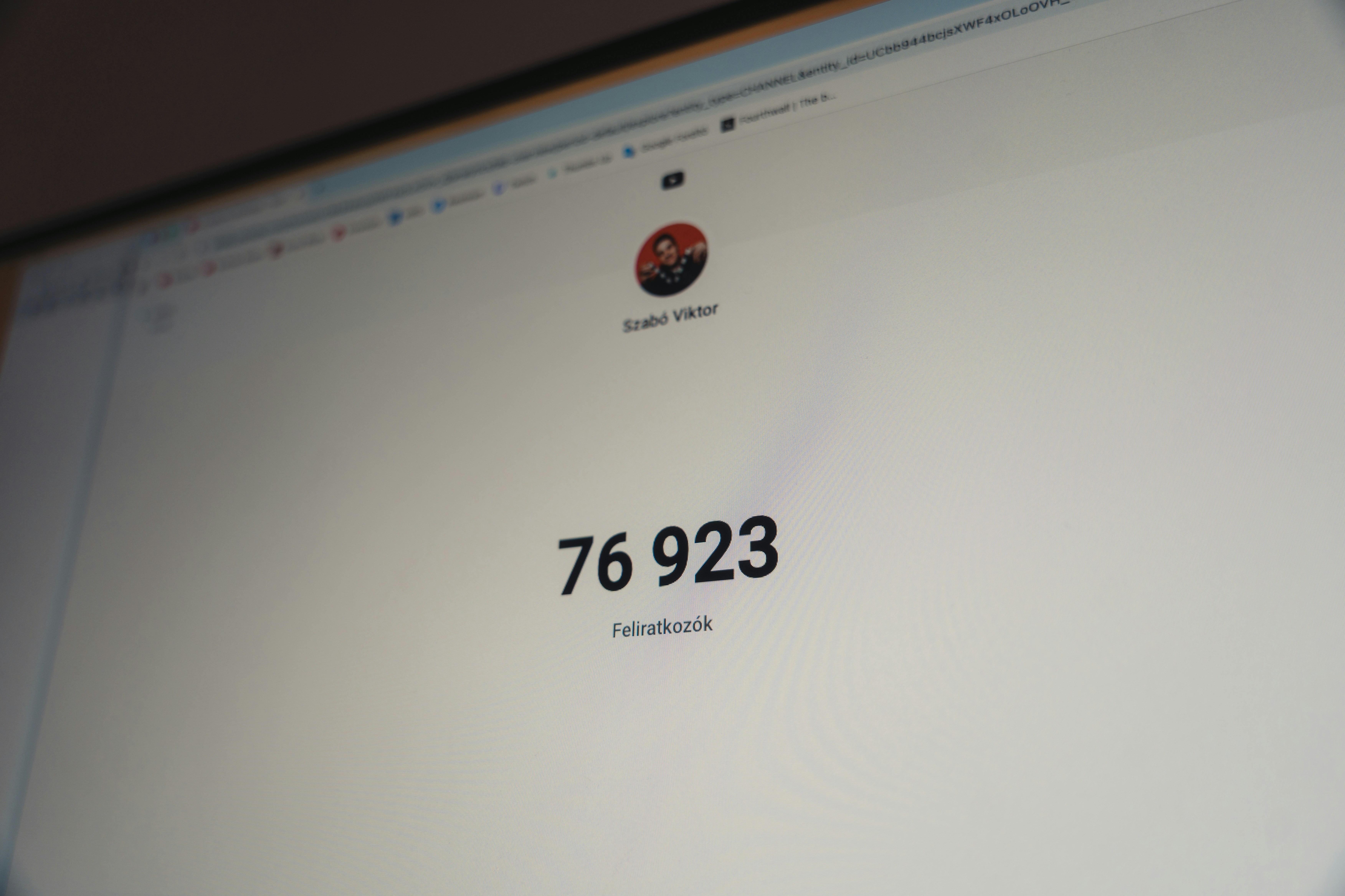 Escala a 300K+ registros diarios: cómo manejamos el procesamiento de datos en volumen alto con Lumen & MySQL