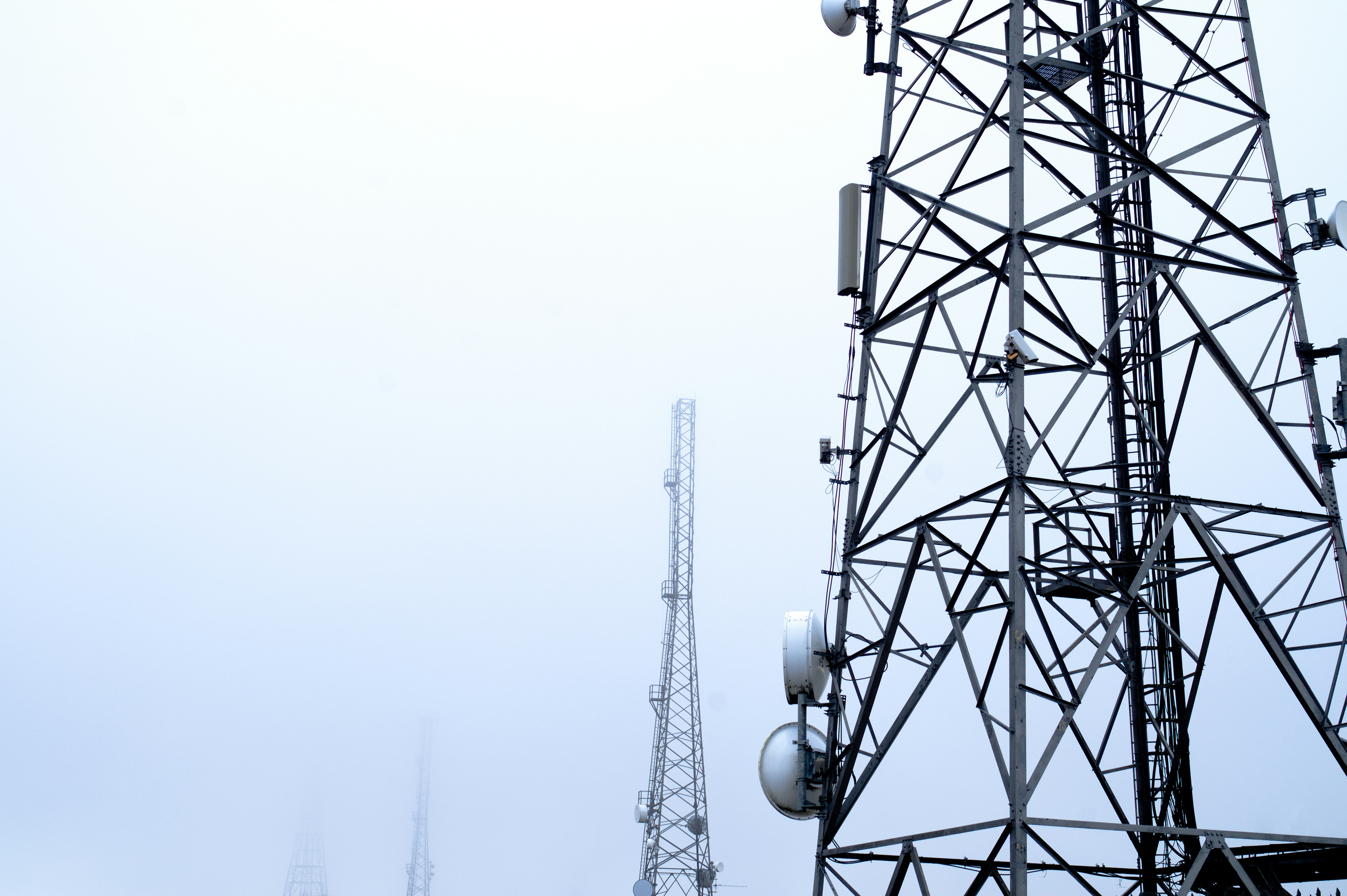 Estudio de configuraciones LoRA en PEFT para soporte al cliente en telecom
