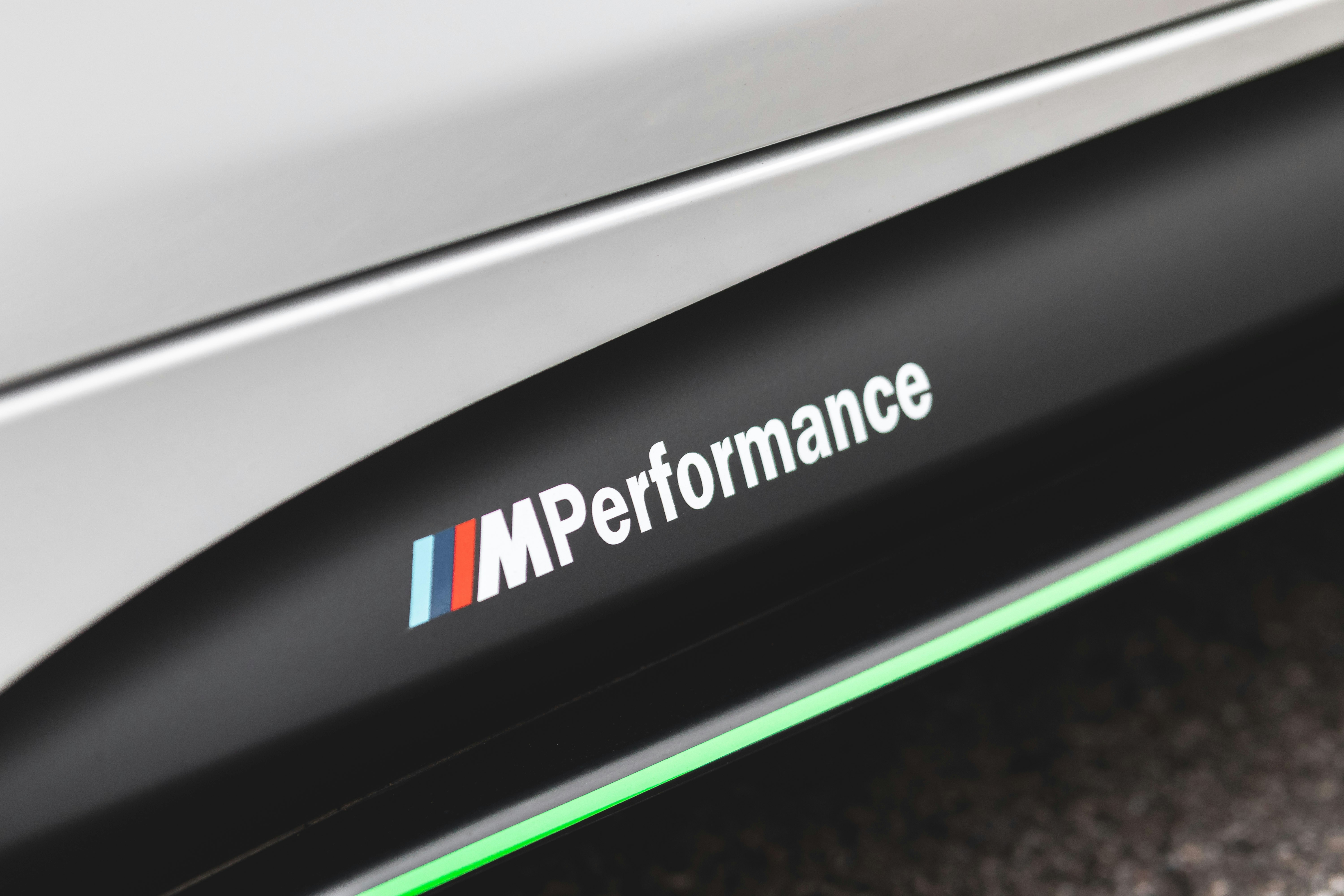 Evaluación de la Performancia de PowerInfer-2: Desvío, Prellenado y Eficiencia en Memoria