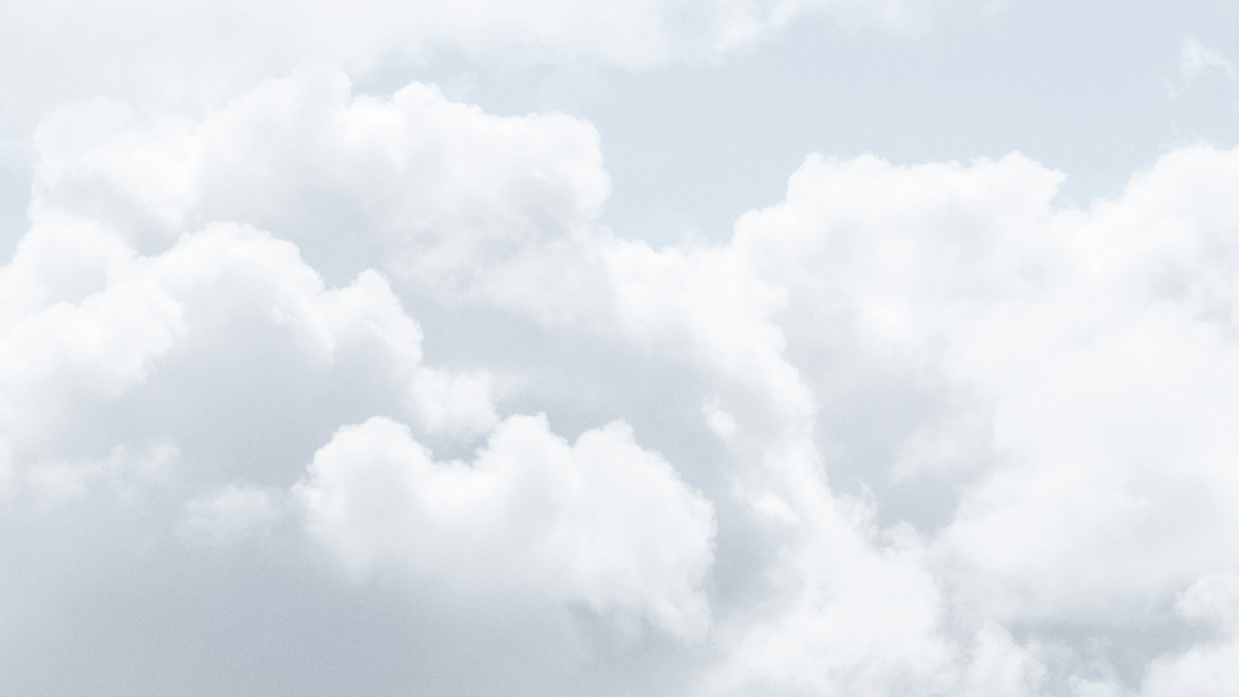 ¿Puede la evaluación de la seguridad en la nube para empresas conectarse con bases de datos o APIs?