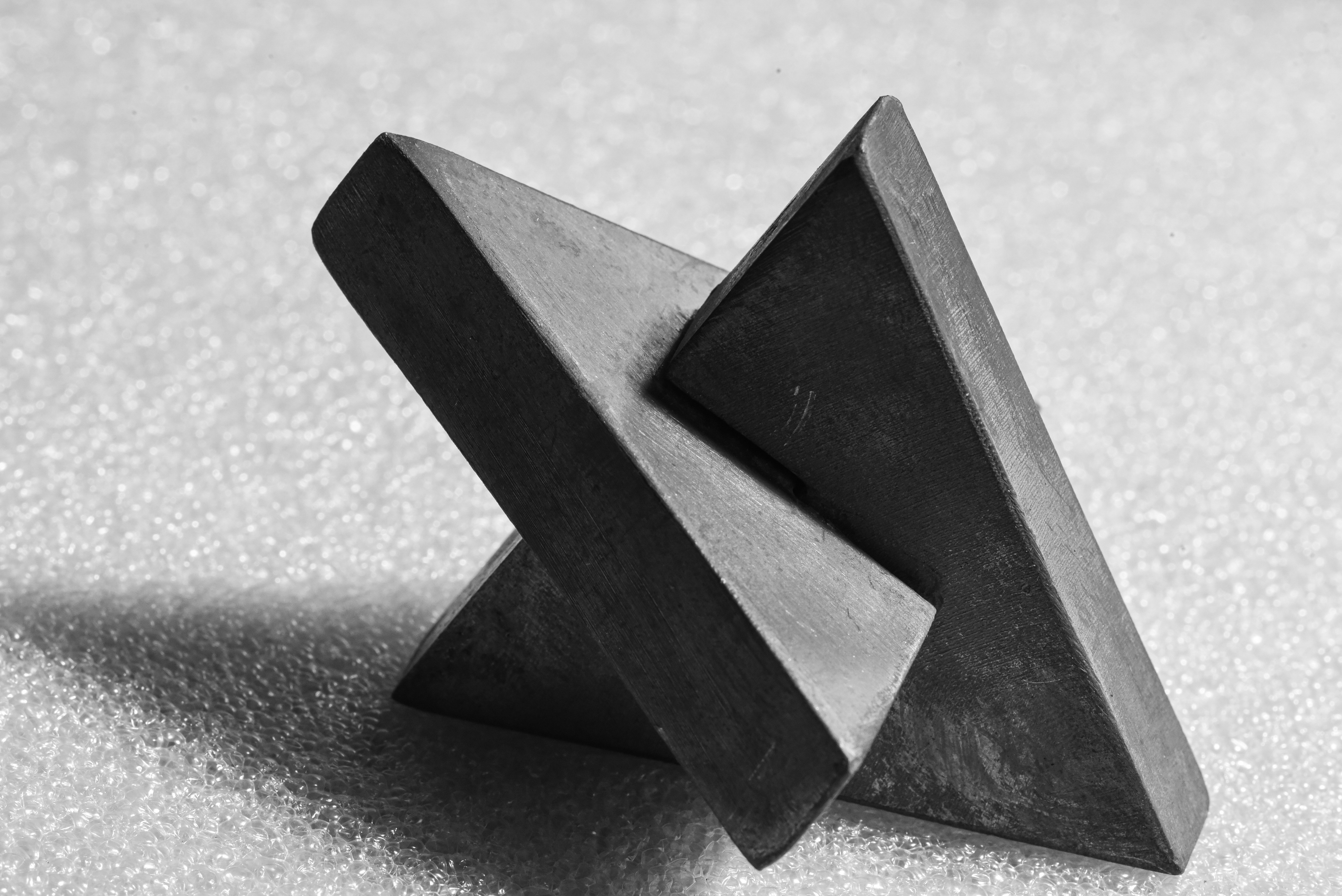 La trampa del guion largo: cómo un pequeño símbolo puede engañar a tu portada de IA