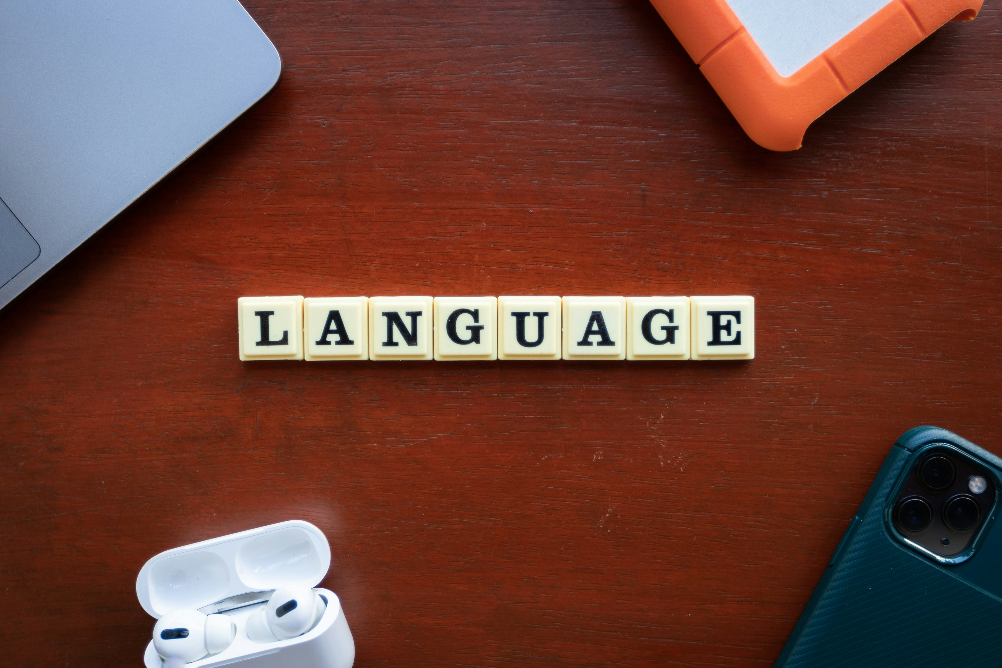 Cómo las lenguas antiguas aún influyen en el software moderno y la cultura de Internet