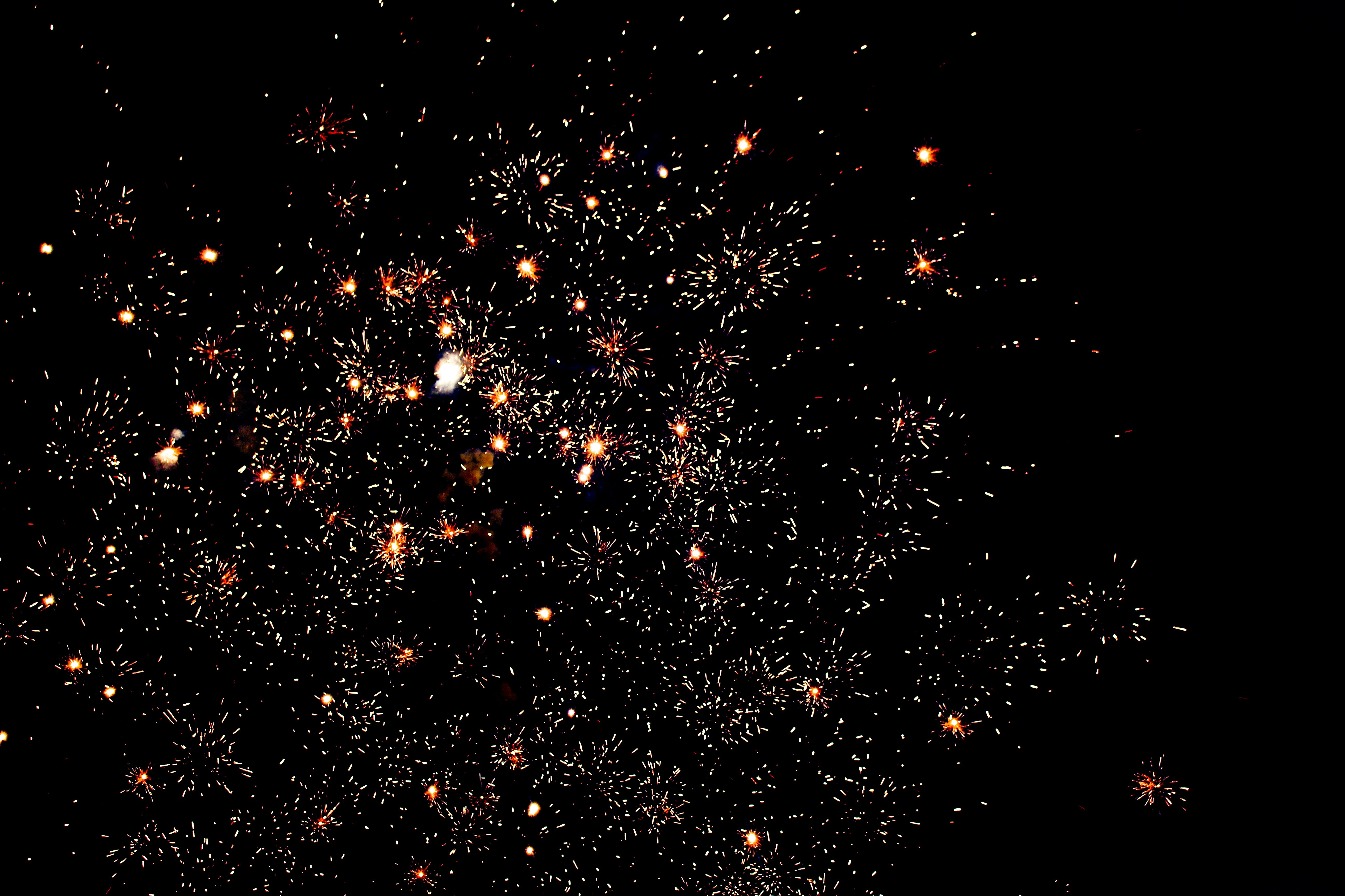 Échale un vistazo a este artículo sobre Explorando las suposiciones del agrupamiento K-Means utilizando R: Orígenes, aplicaciones y estudios de caso