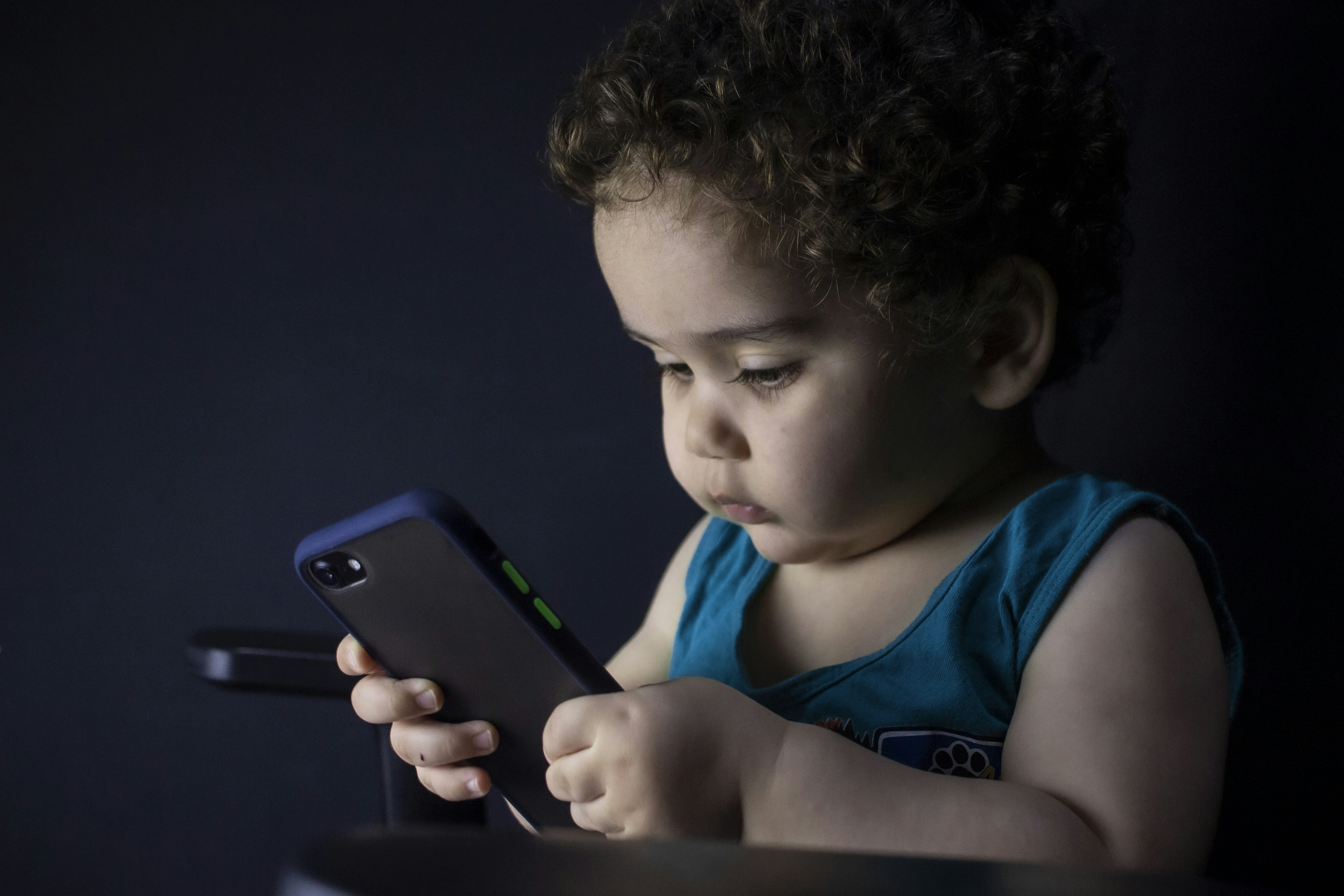 Por qué no confío en las aplicaciones de mis hijos – Los riesgos de privacidad móvil ocultos que los padres debieran conocer